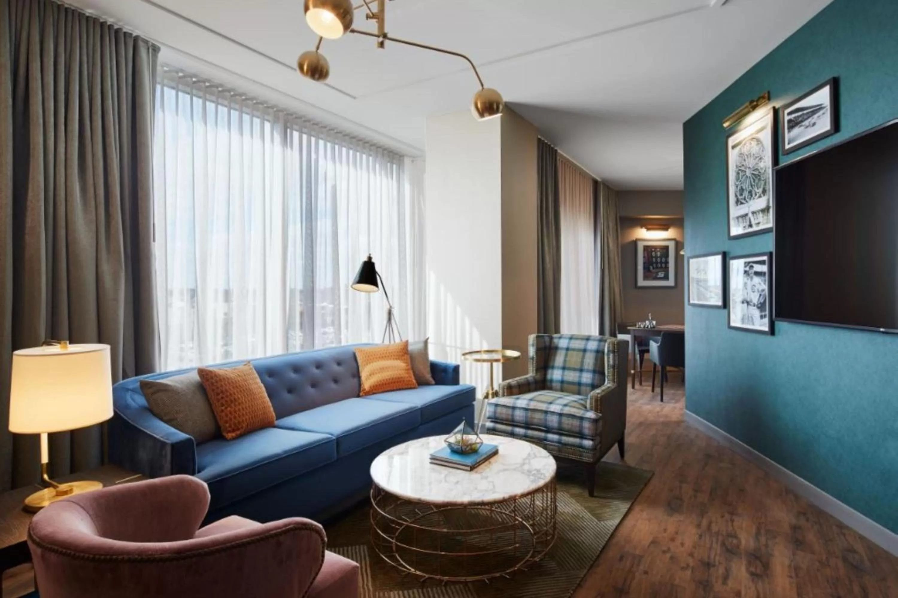 Living room in Hotel Zachary, Chicago, a Tribute Portfolio Hotel