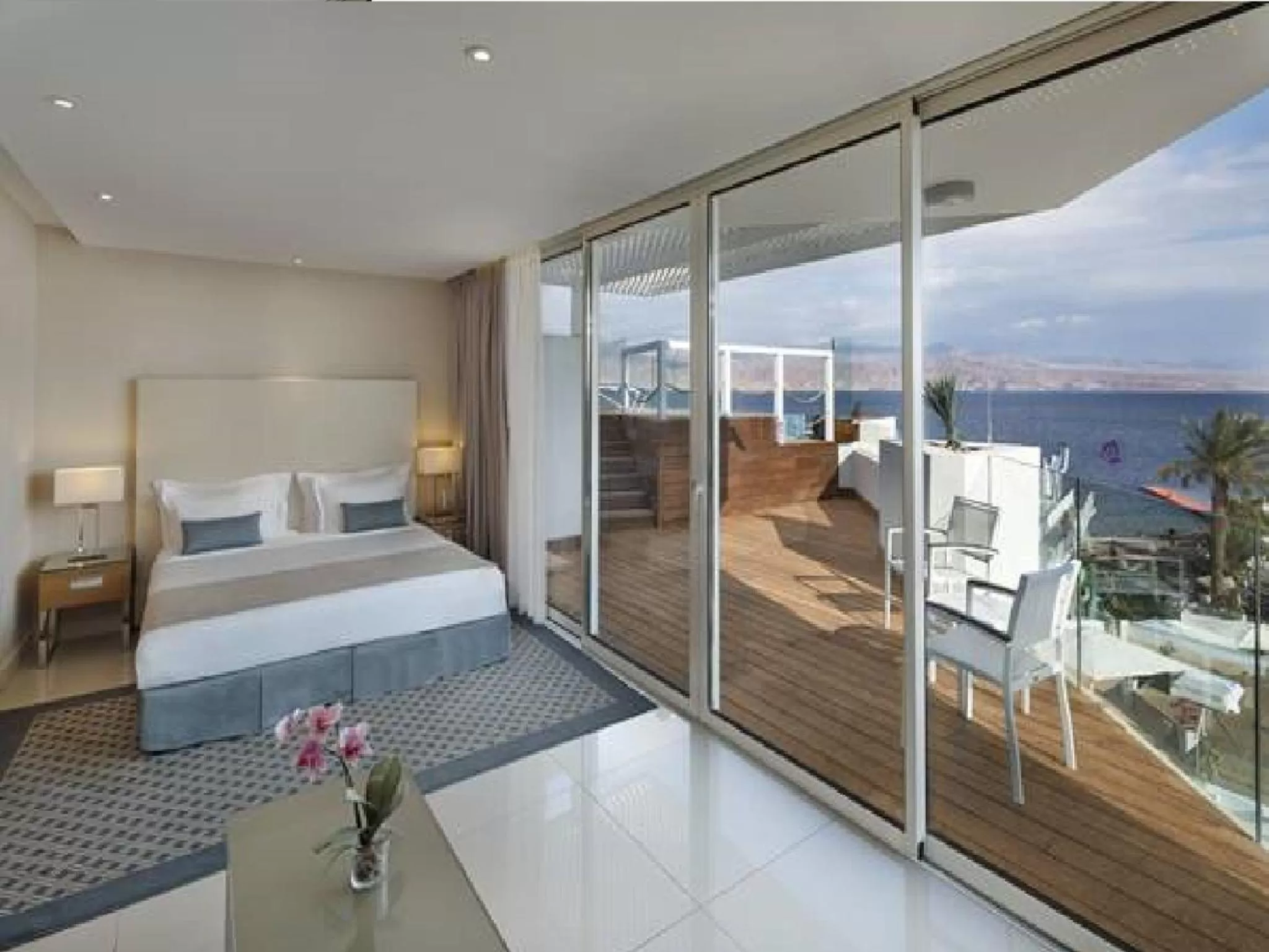 Bed in Herbert Samuel The Reef Eilat