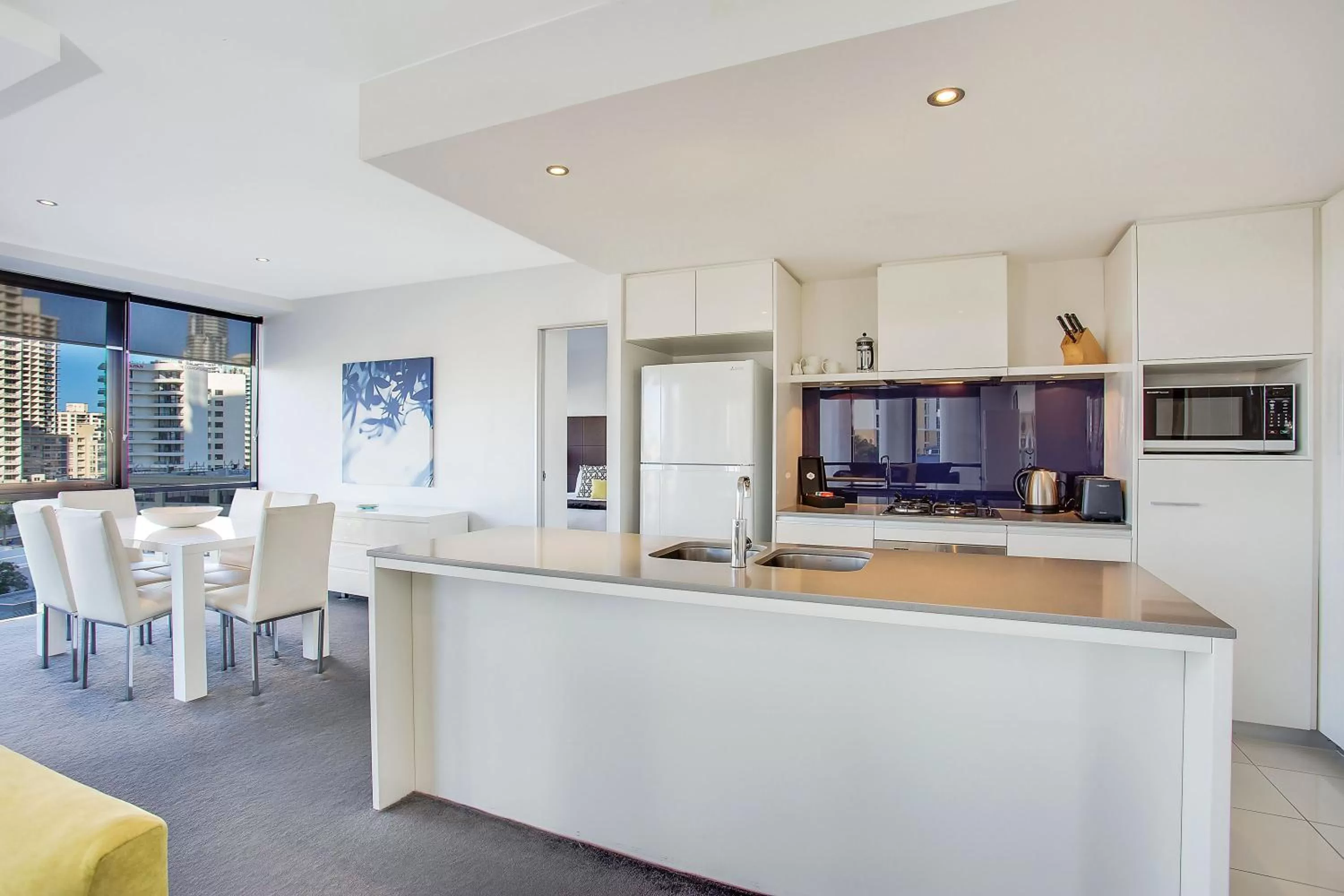 Kitchen or kitchenette in Mantra Circle On Cavill