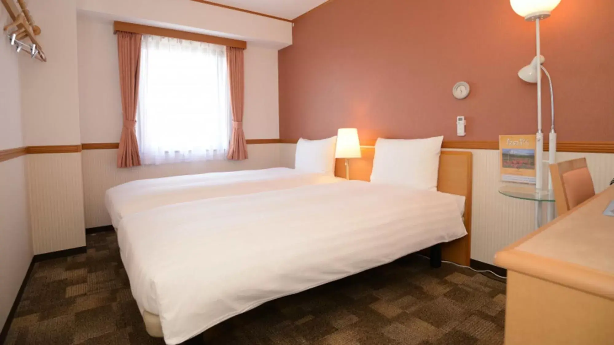 Economy Twin Room - single occupancy - Non-Smoking in Toyoko Inn Sendai Higashi-guchi No.1 Economy Twin Room - single occupancy - Non-Smoking in Toyoko Inn Sendai Higashi-guchi No.1