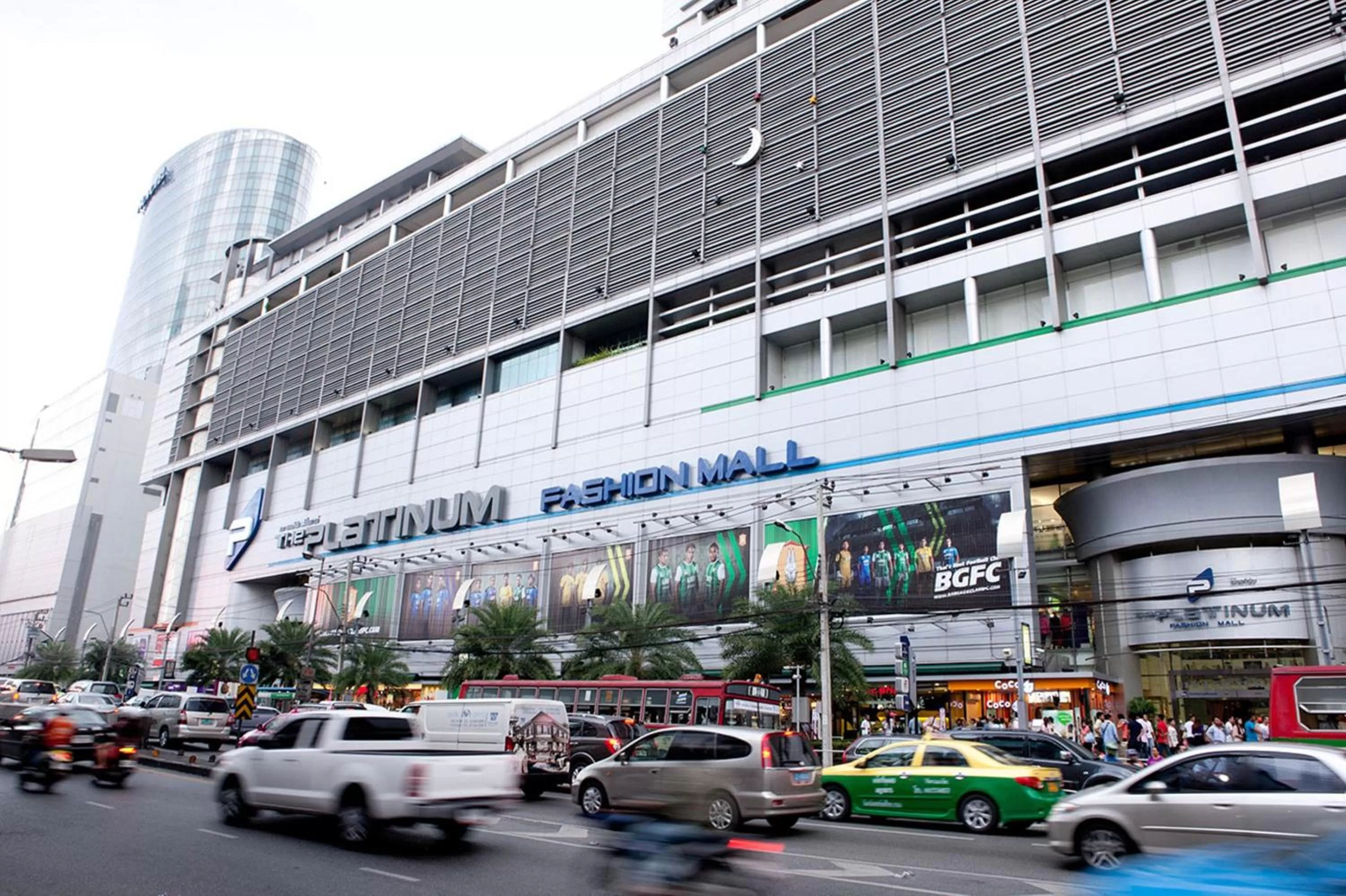 Supermarket/grocery shop in Centre Point Hotel Chidlom Bangkok