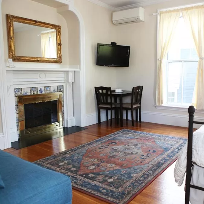 Living room in The Salem Inn