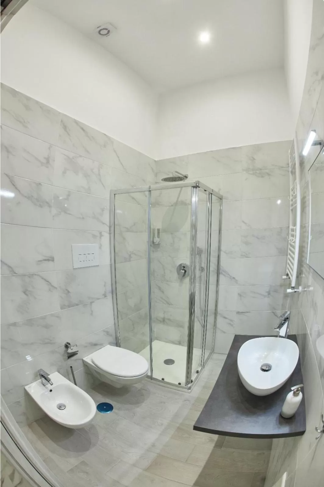 Shower, Bathroom in B&B Dint 'o core e Napule