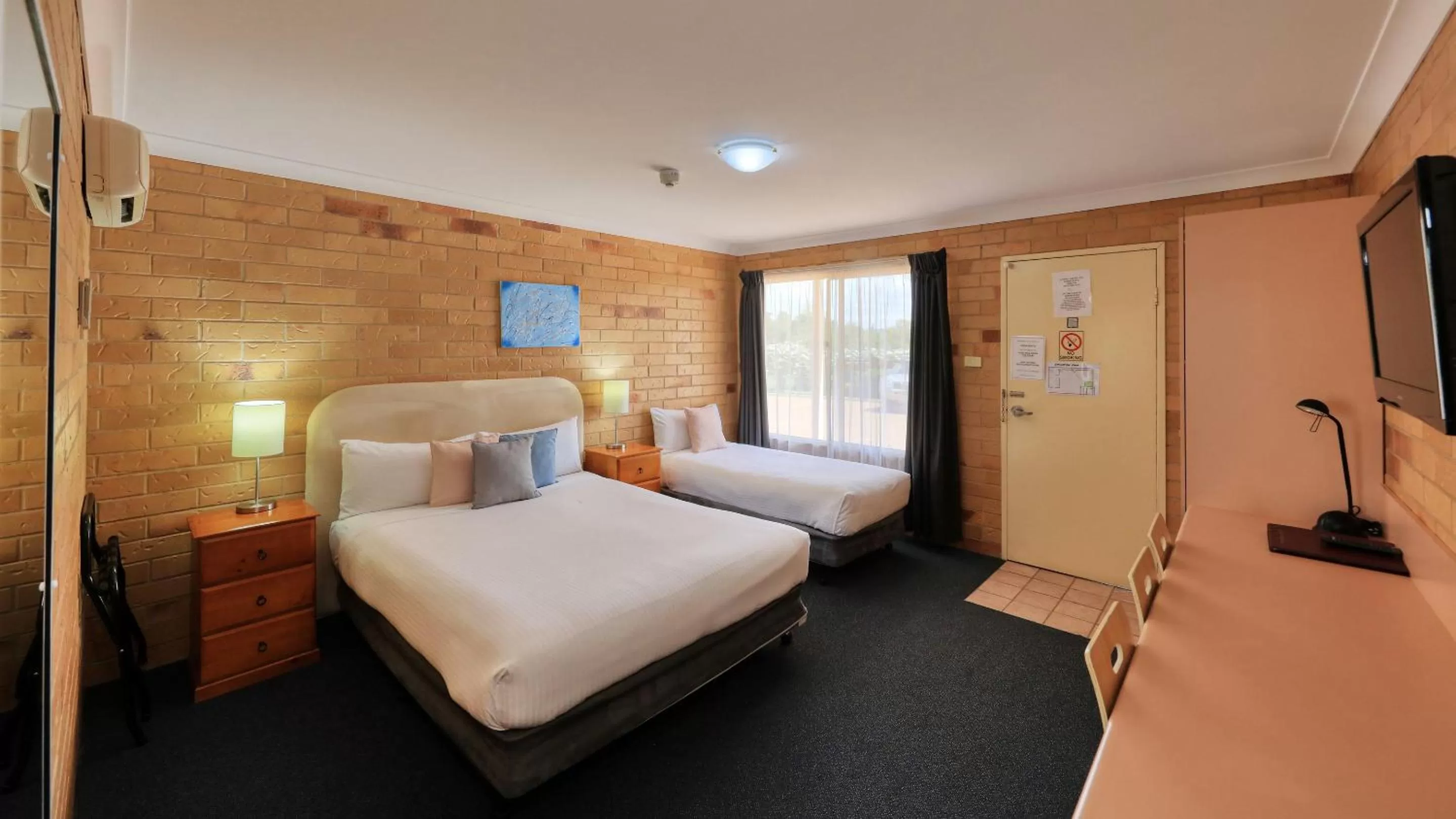 Bed in North Parkes Motel