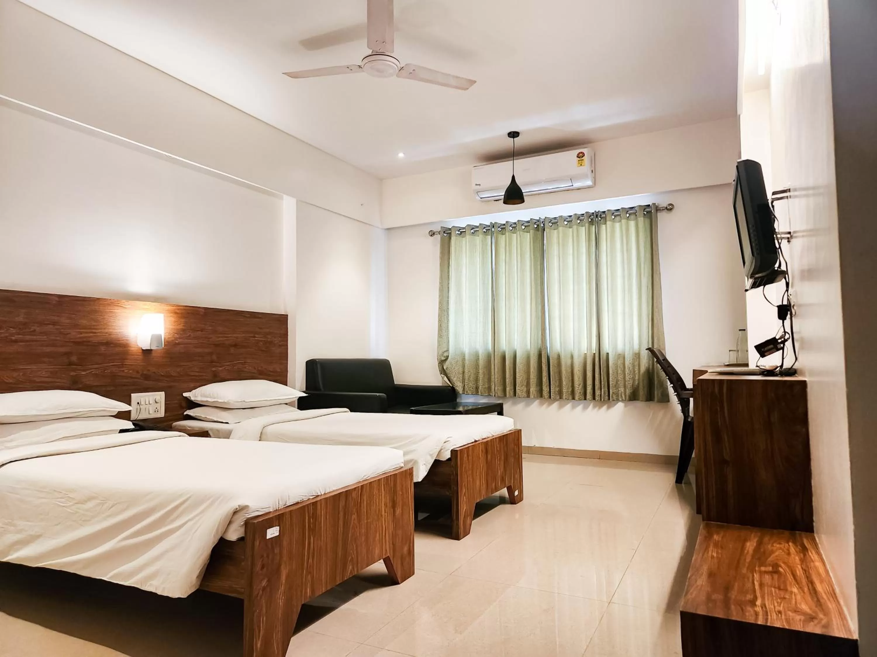 Bed in Hotel Rajwada Aurangabad