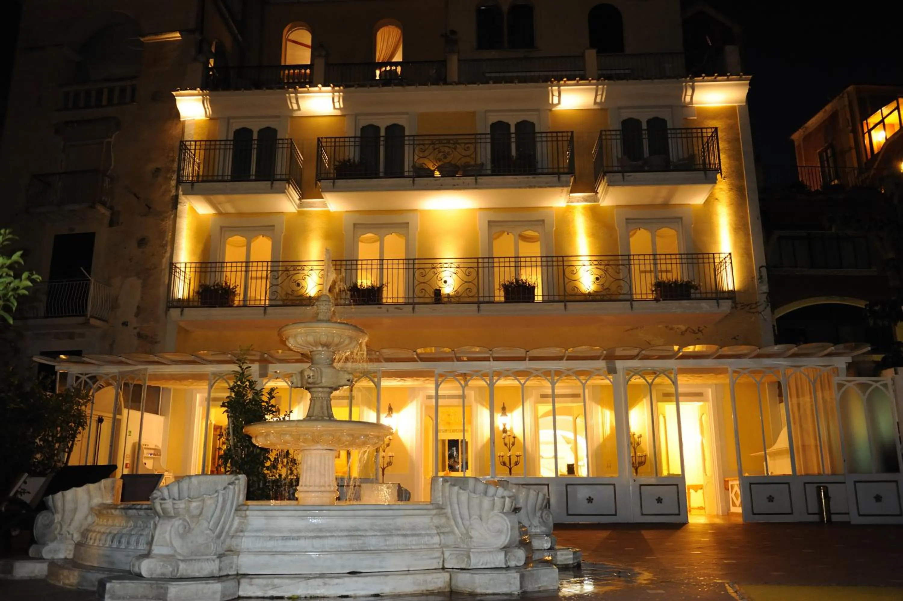 Facade/entrance in Hotel Villa Fraulo