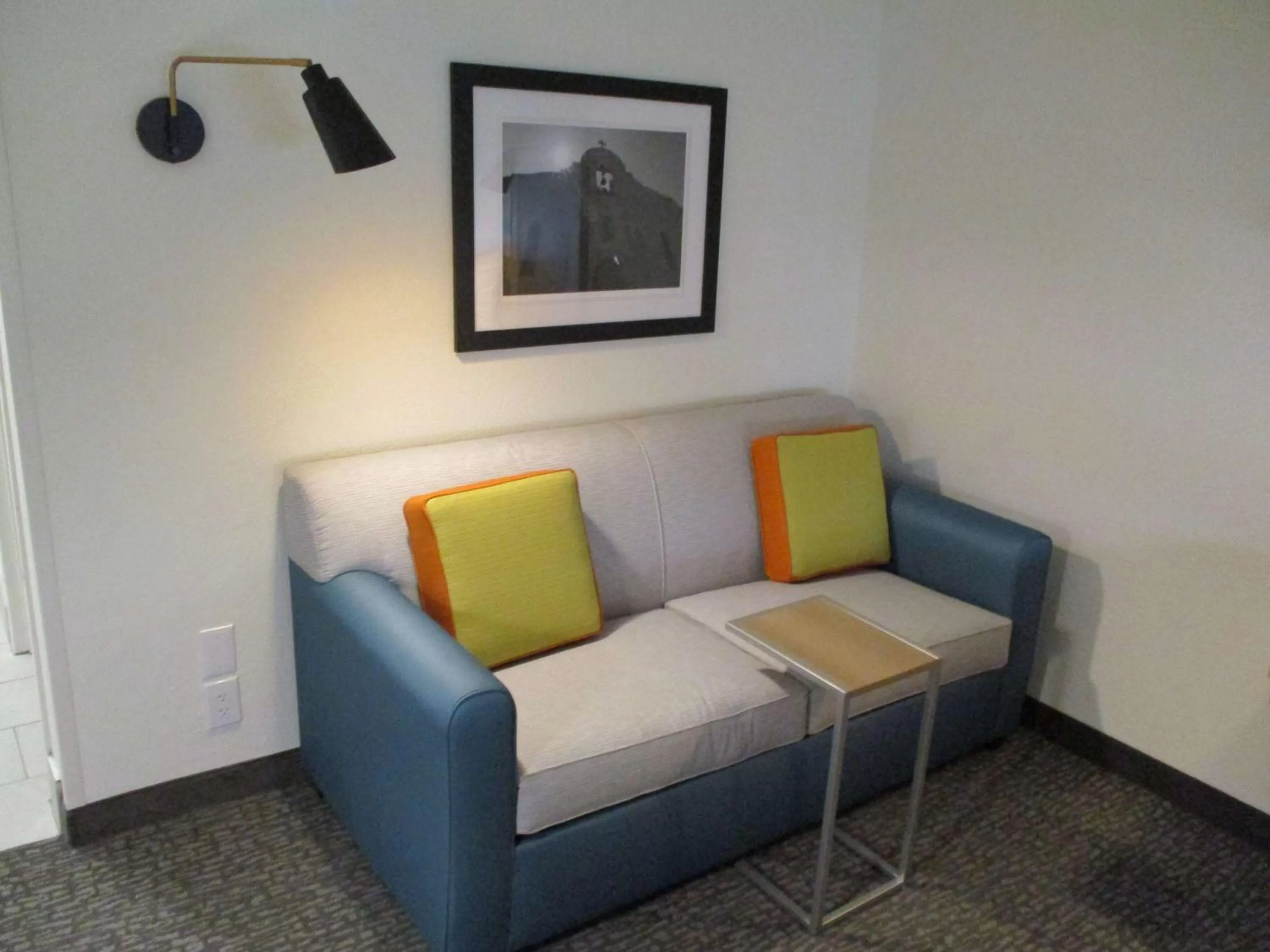 King Room with Roll-In Shower - Disability Access in Best Western El Paso Airport Entrada Hotel