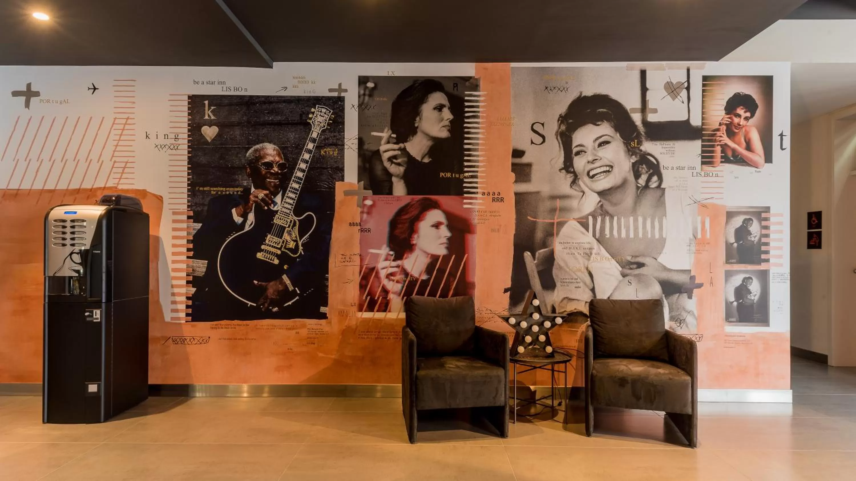 Lobby or reception in Star inn Lisbon Airport