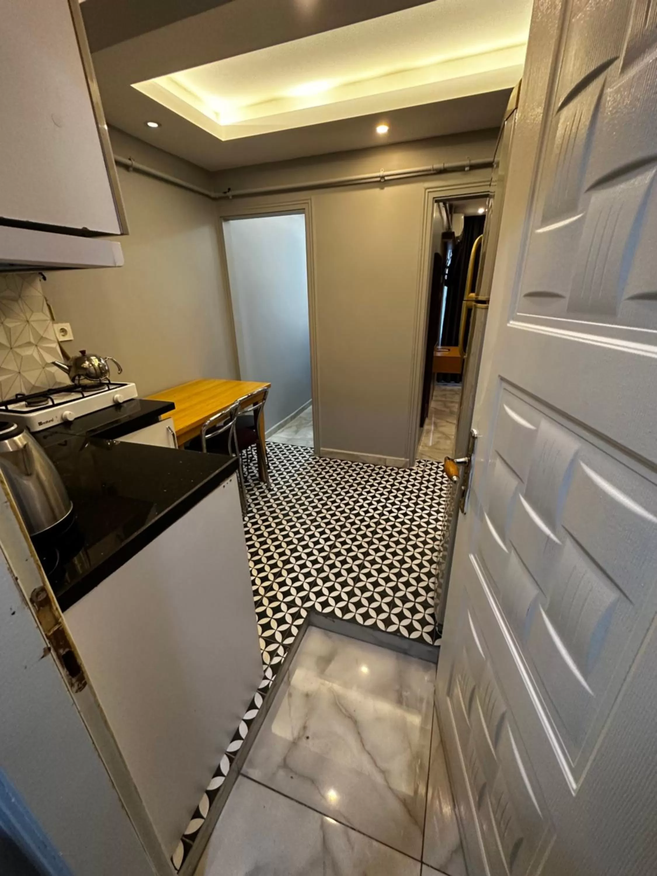 Kitchen/Kitchenette in Arat Apartments