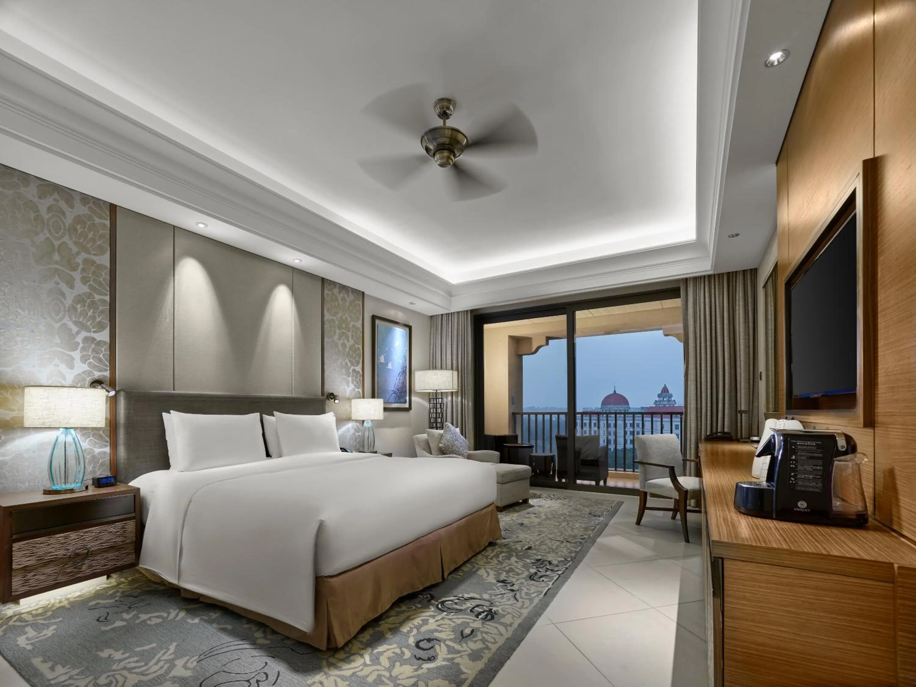 Bed in Hilton Haikou Meilan - Beachfront Hotel