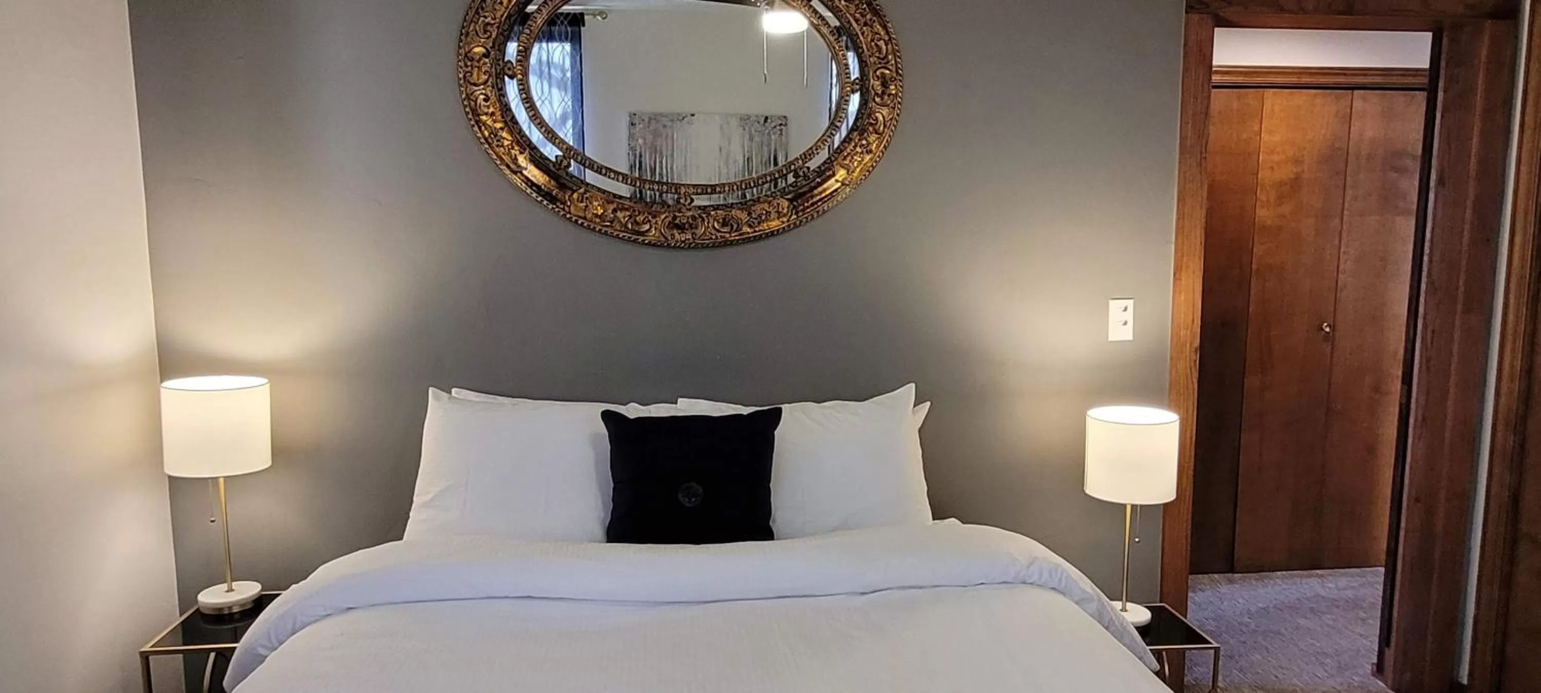 One-Bedroom Apartment in Hotel Phillips