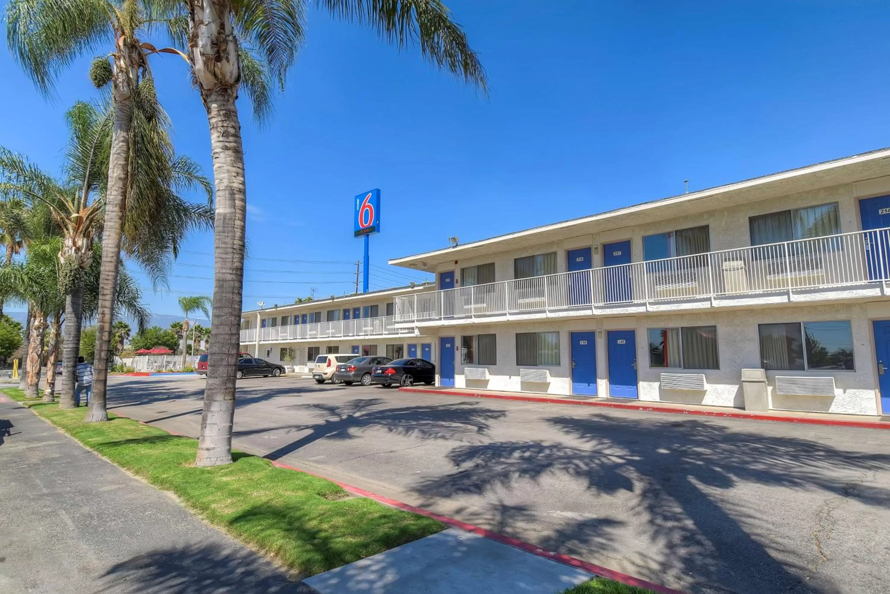 Property building in Motel 6-San Bernardino, CA - South