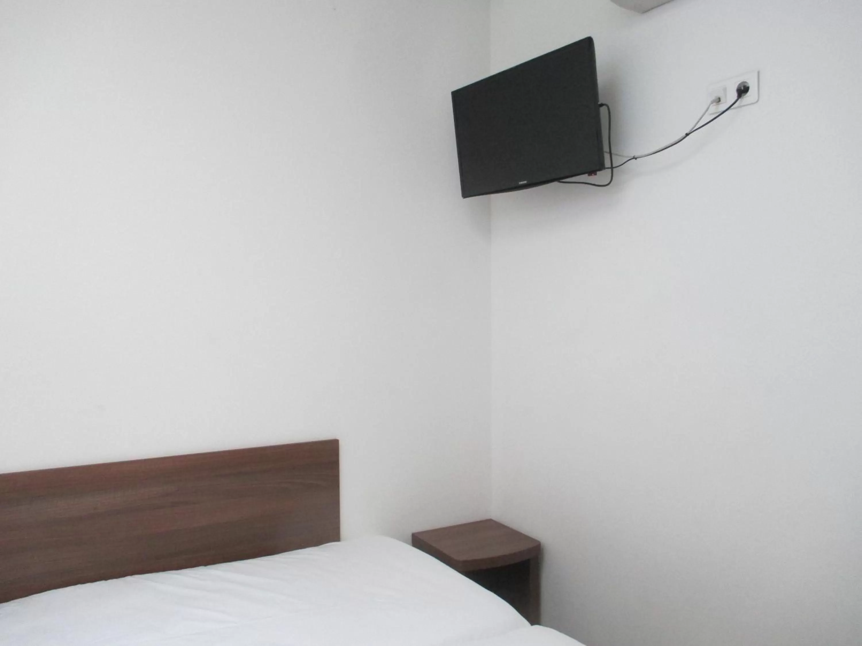 Decorative detail, Bed in Hôtel le Pastel