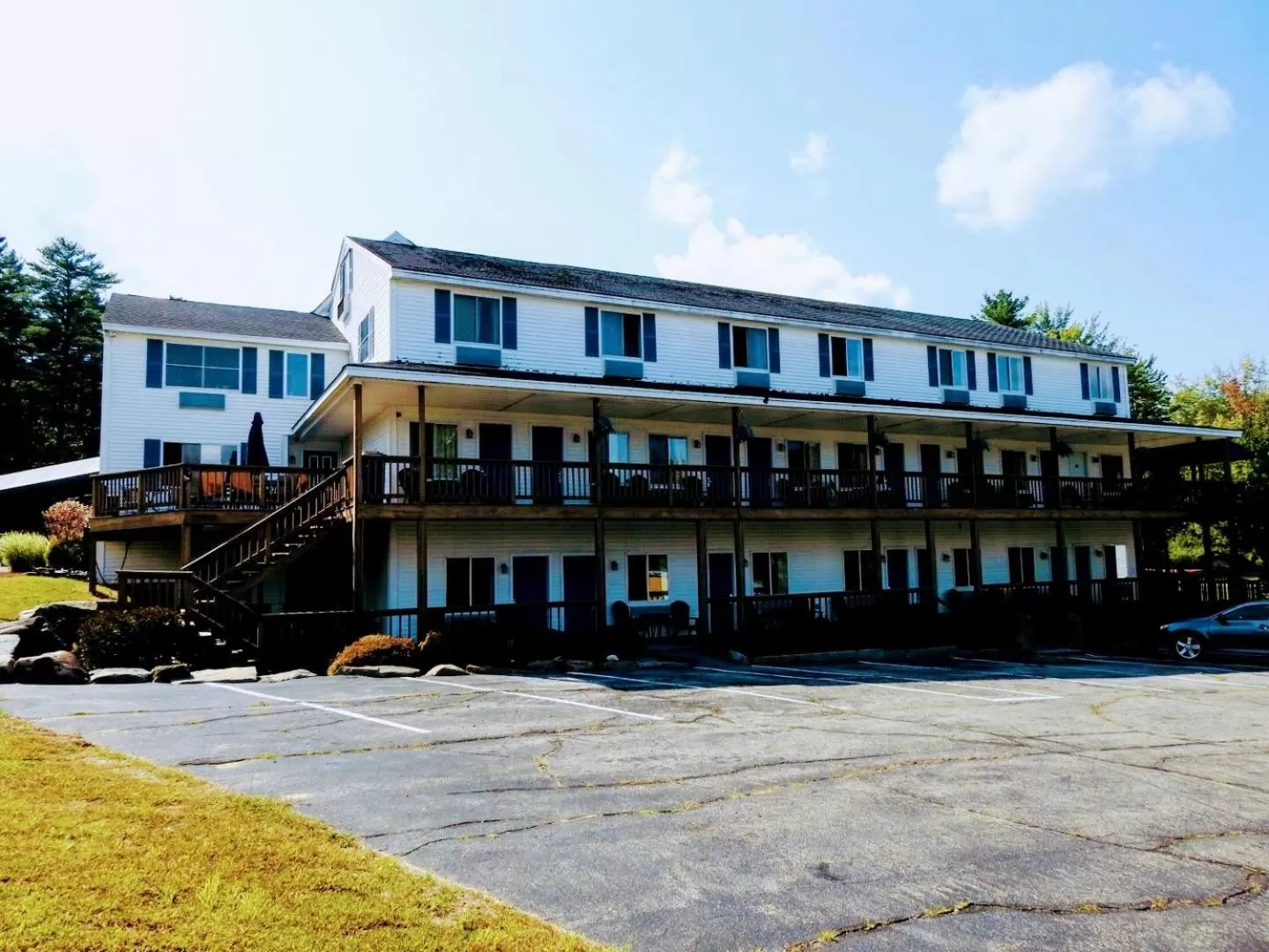 Property building in Winnisquam Lake Inn