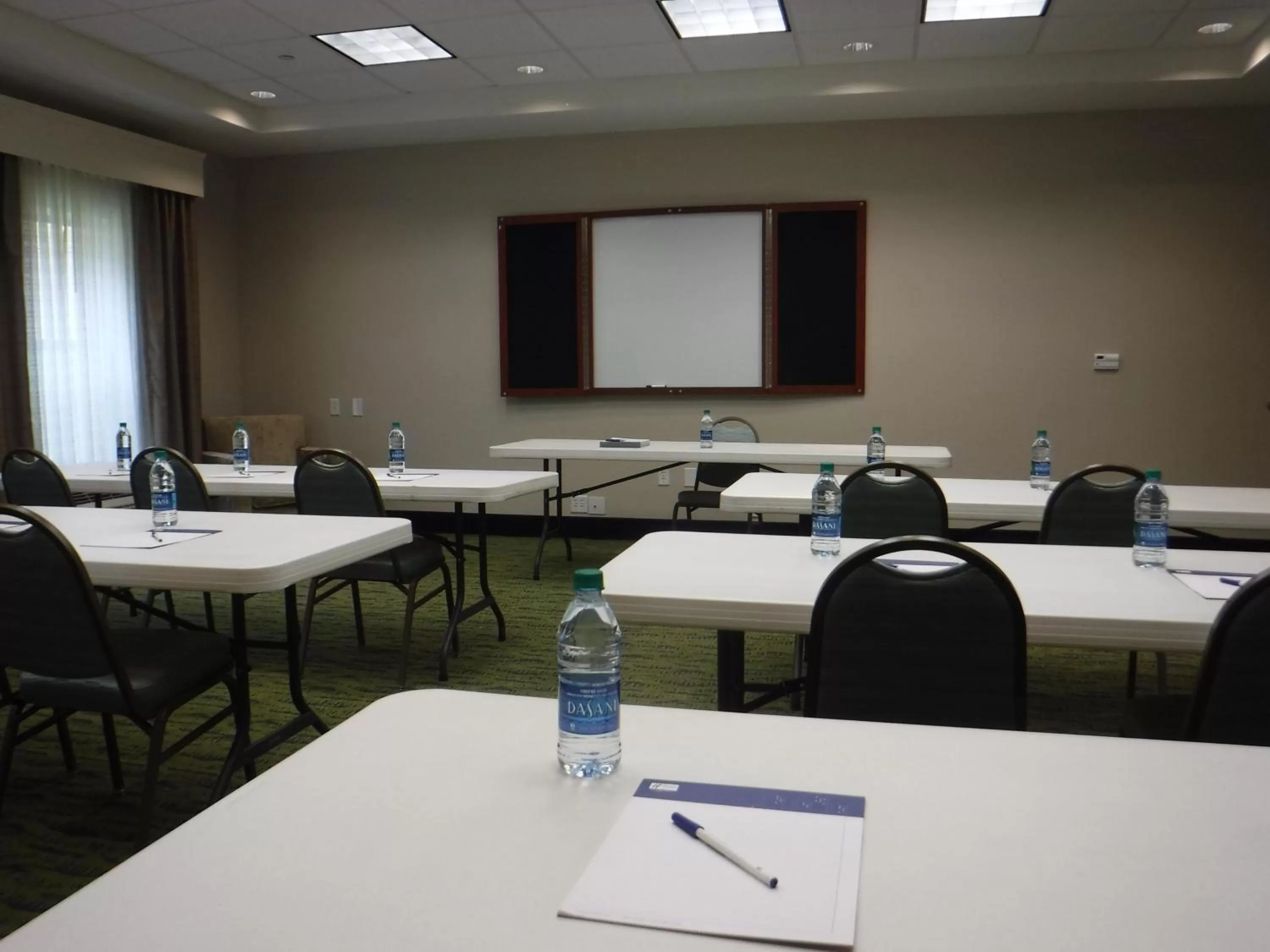 Meeting/conference room in Holiday Inn Express West Jefferson by IHG