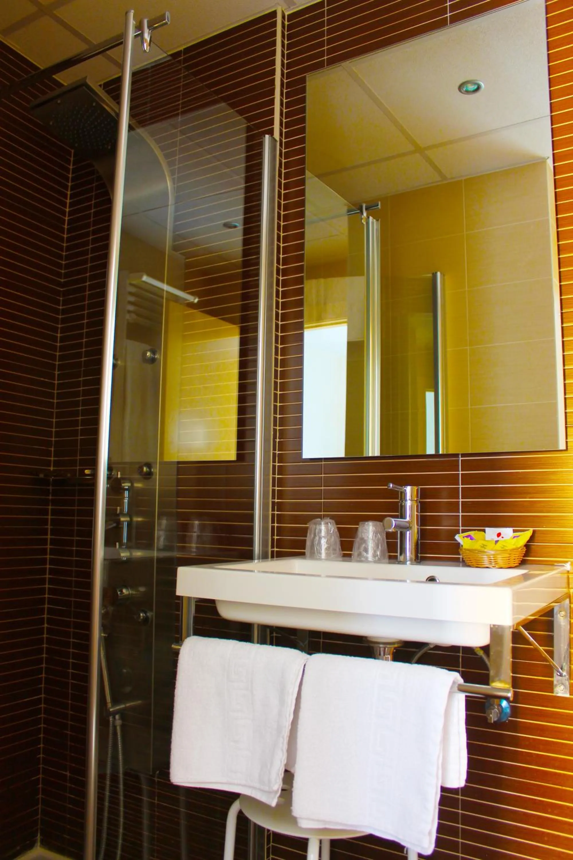 Bathroom in Hotel Alda Entrearcos