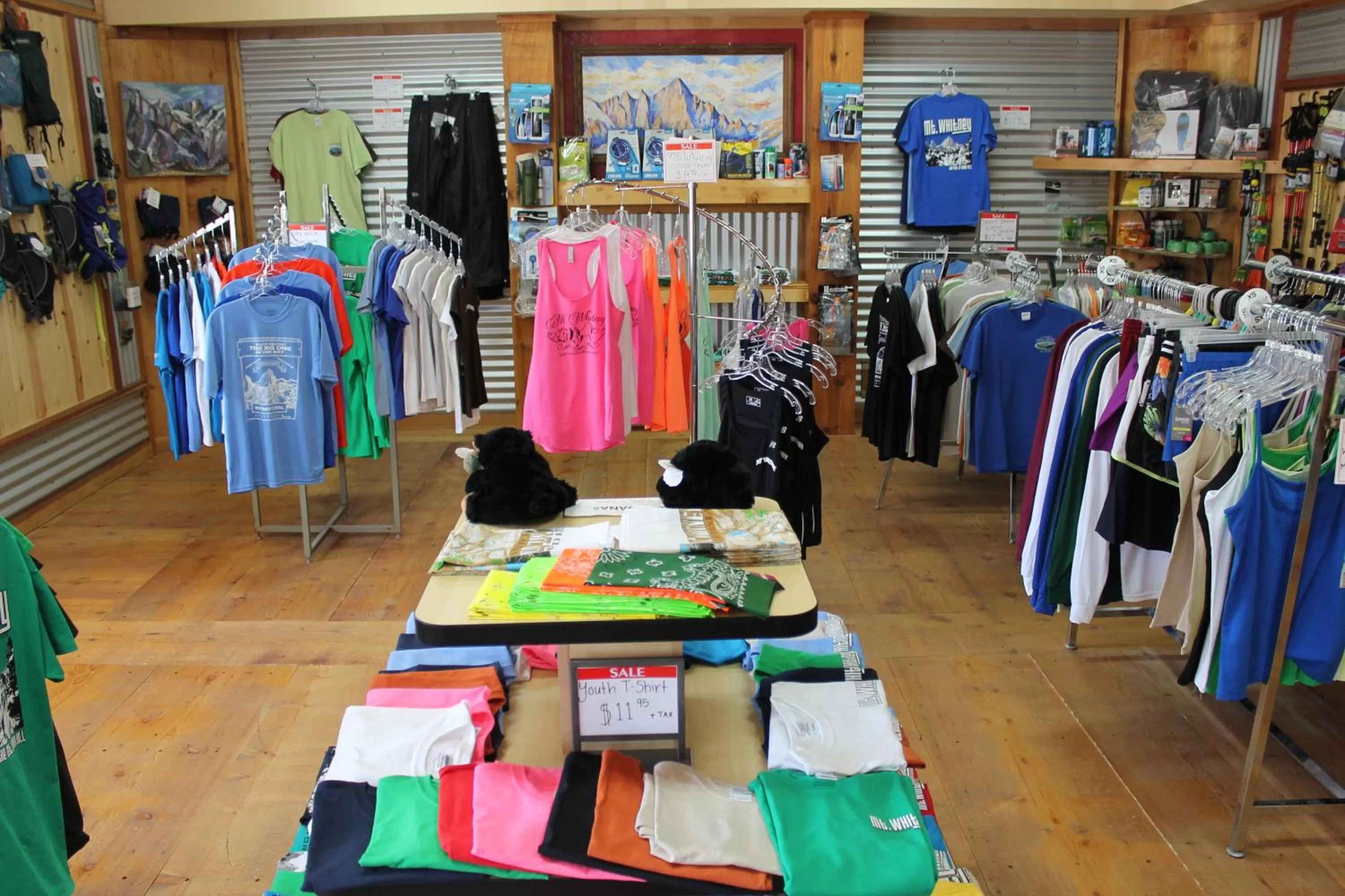 On-site shops in Whitney Portal Hotel And Hostel