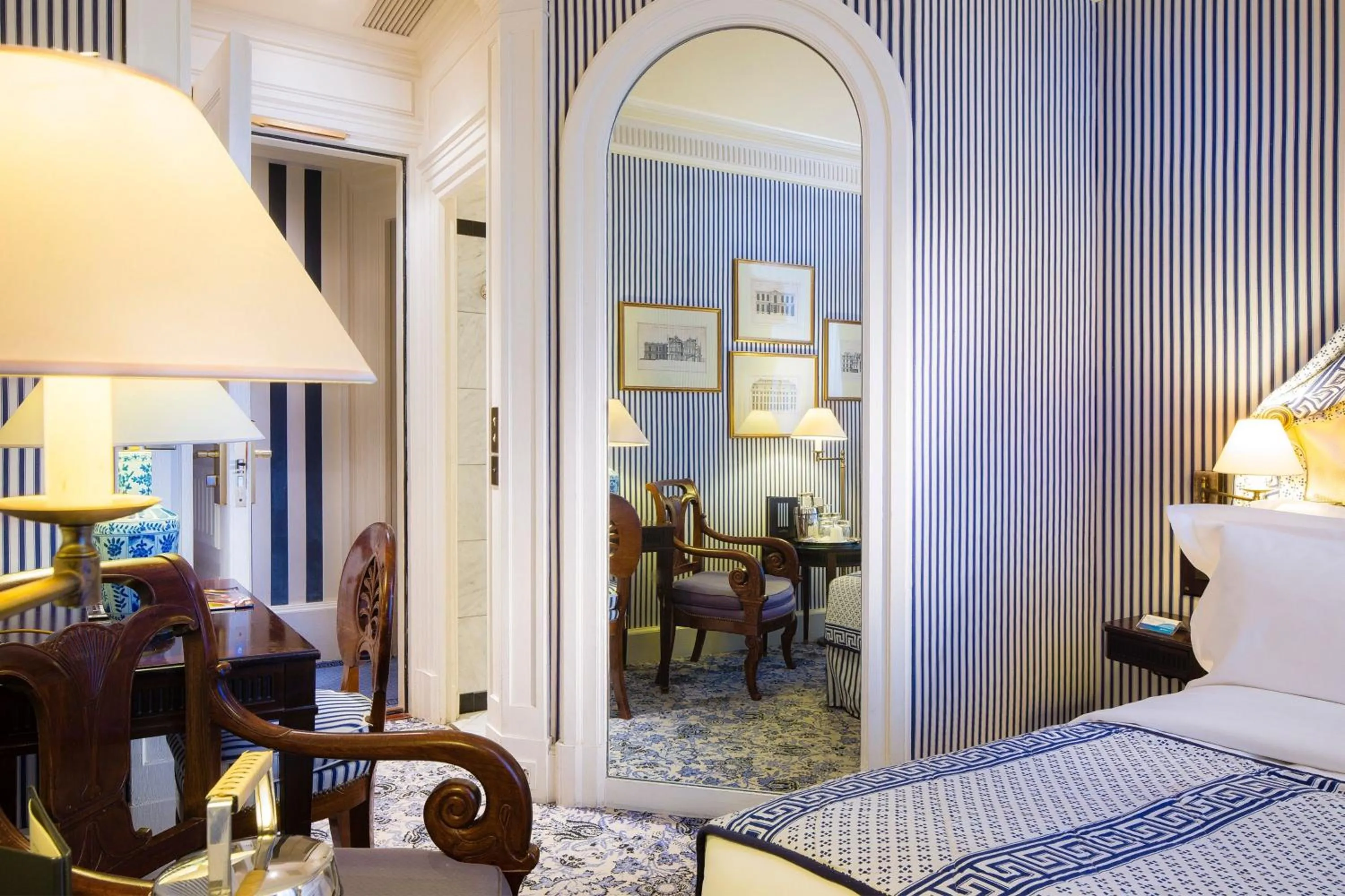 Photo of the whole room, Bed in Le Dokhan's Paris Arc de Triomphe, a Tribute Portfolio Hotel