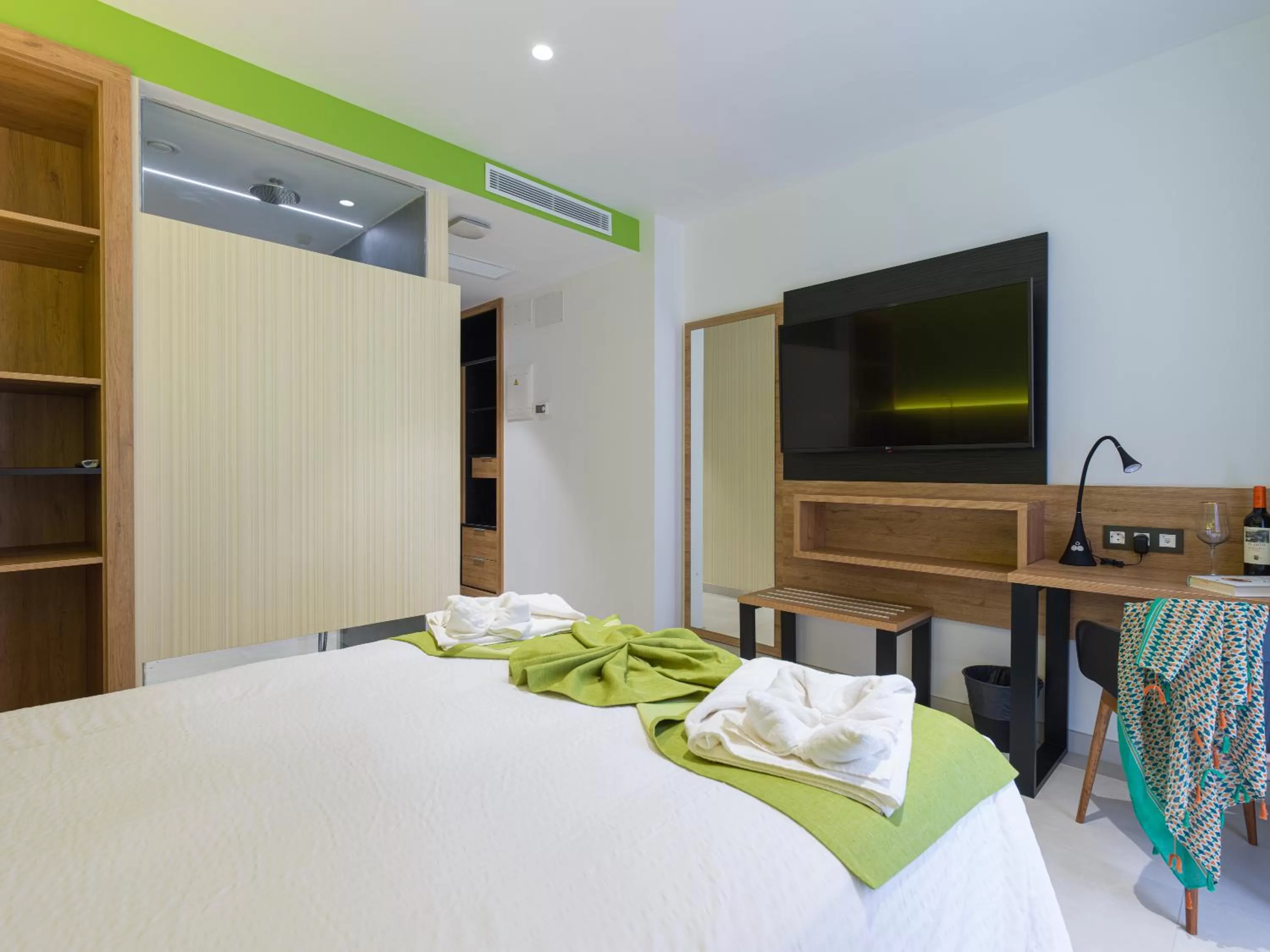 Bed in Hotel MG Poniente