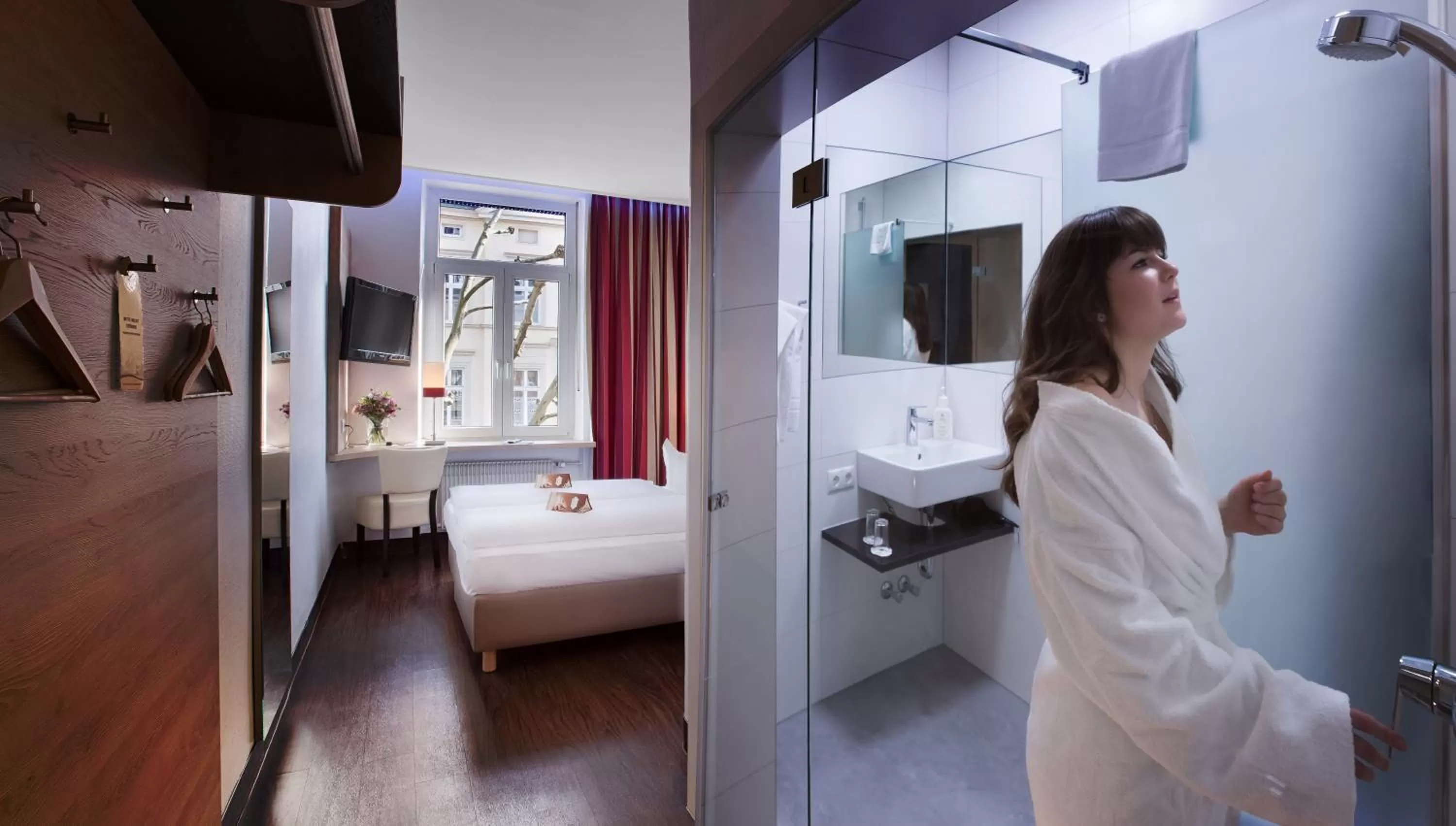 Photo of the whole room, Bed in Hotel National