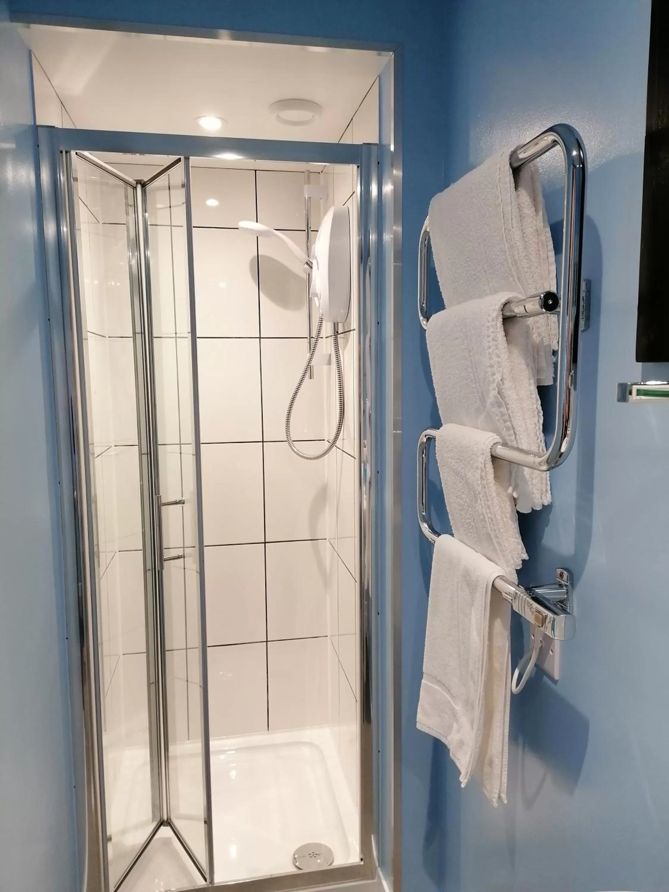 Shower in Pensalda Guest House