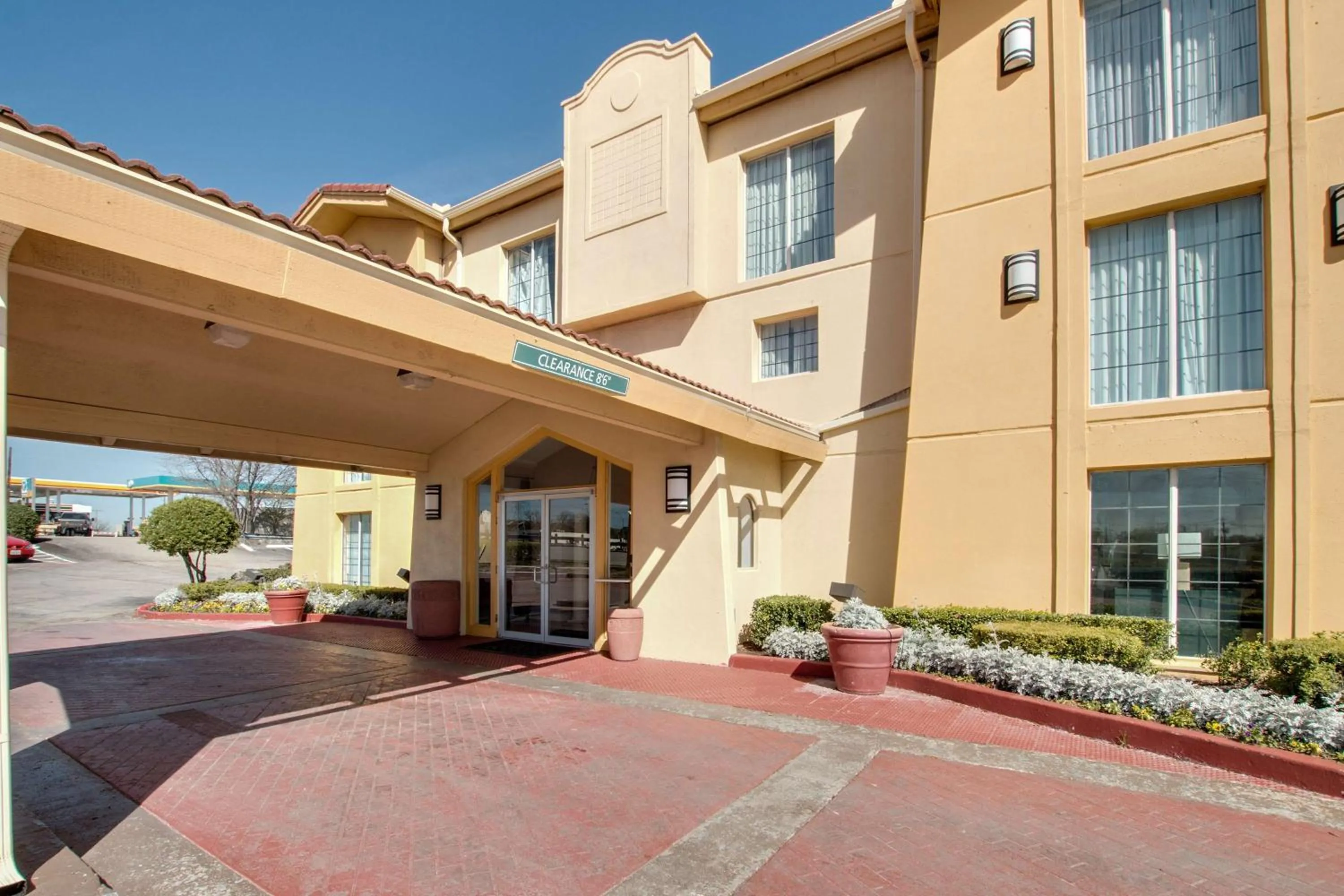 Property building in Studio 6-Fort Worth, TX - West Medical Center