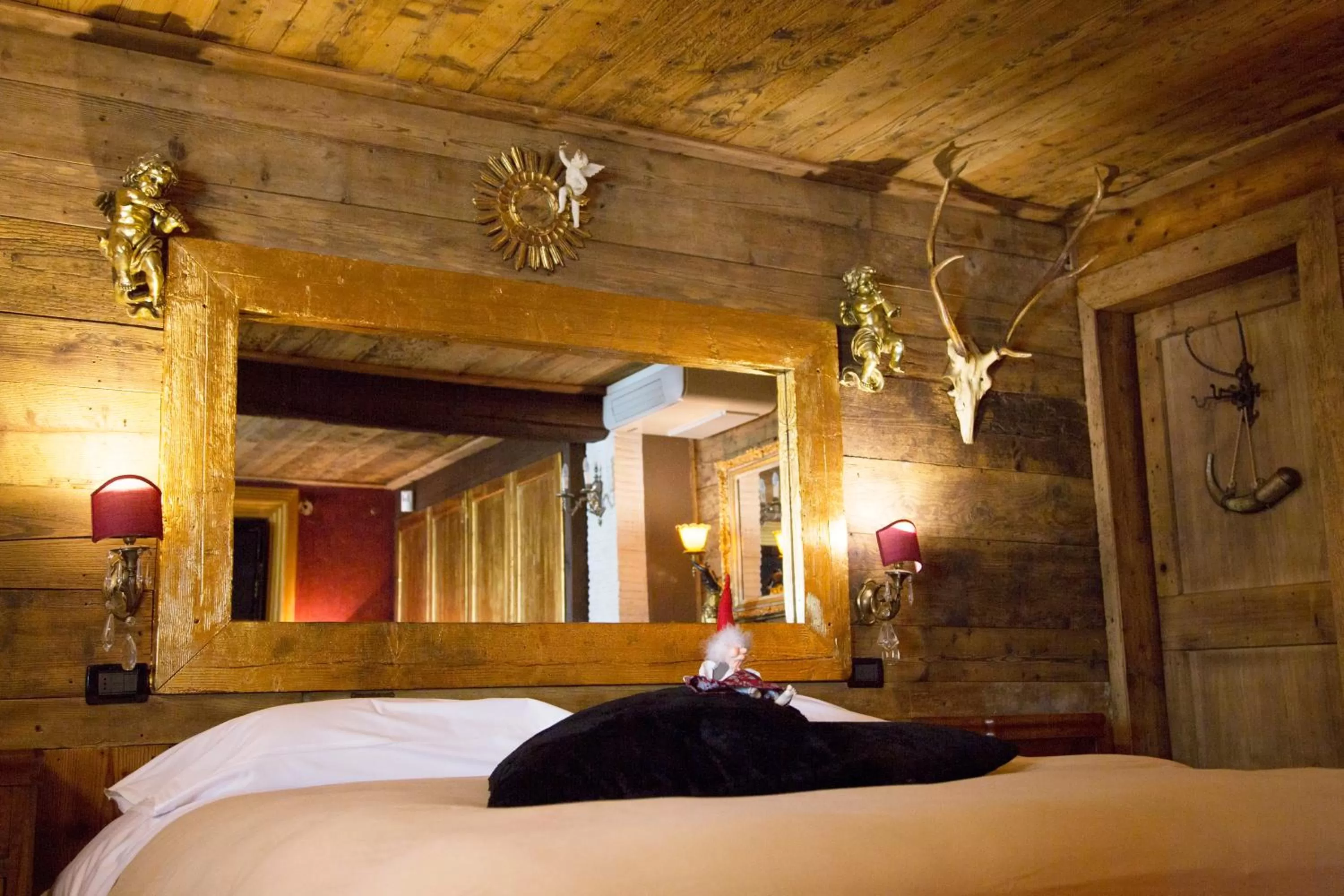 Photo of the whole room, Bed in Le Fate Corbezzole