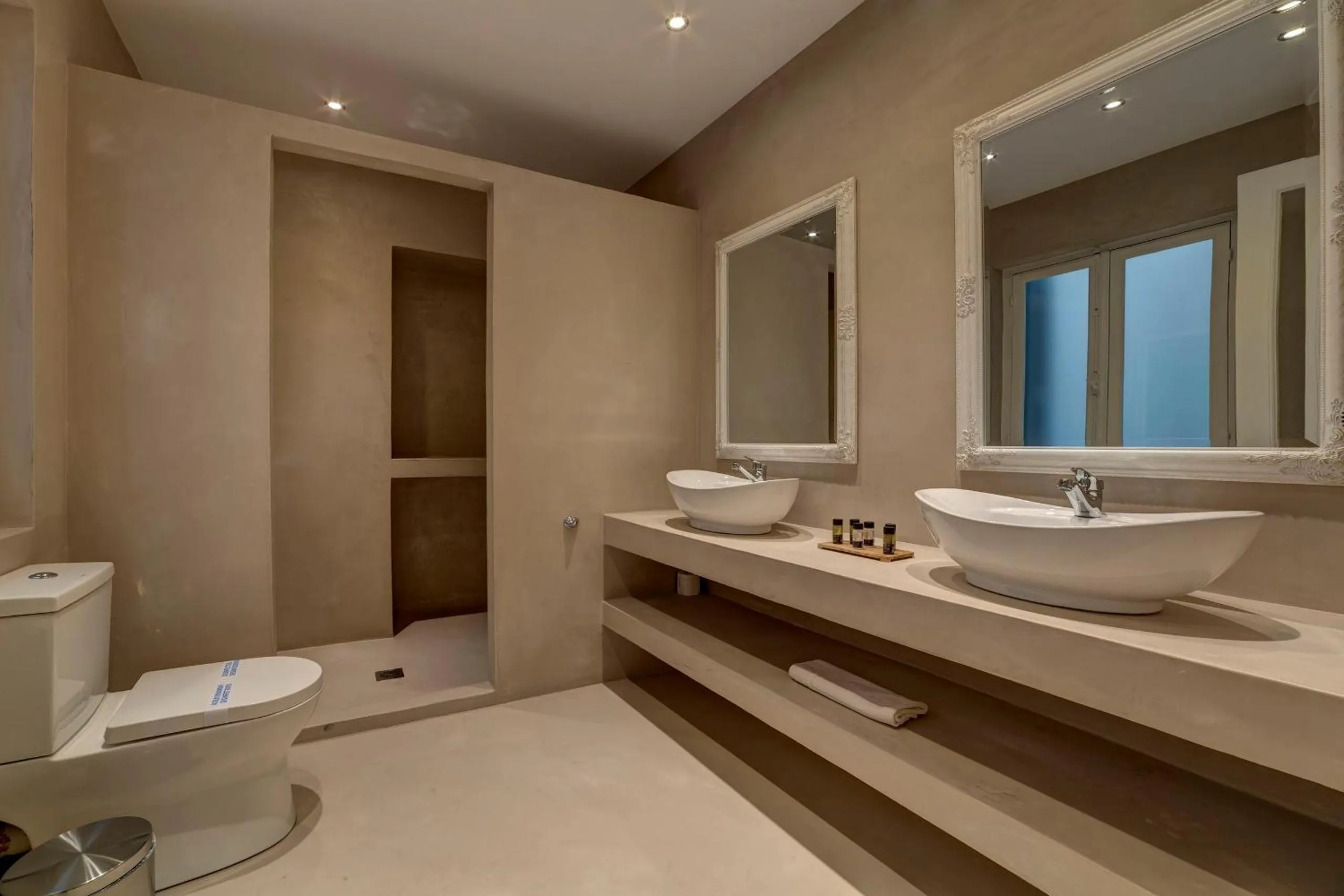 Bathroom in Home and Poetry