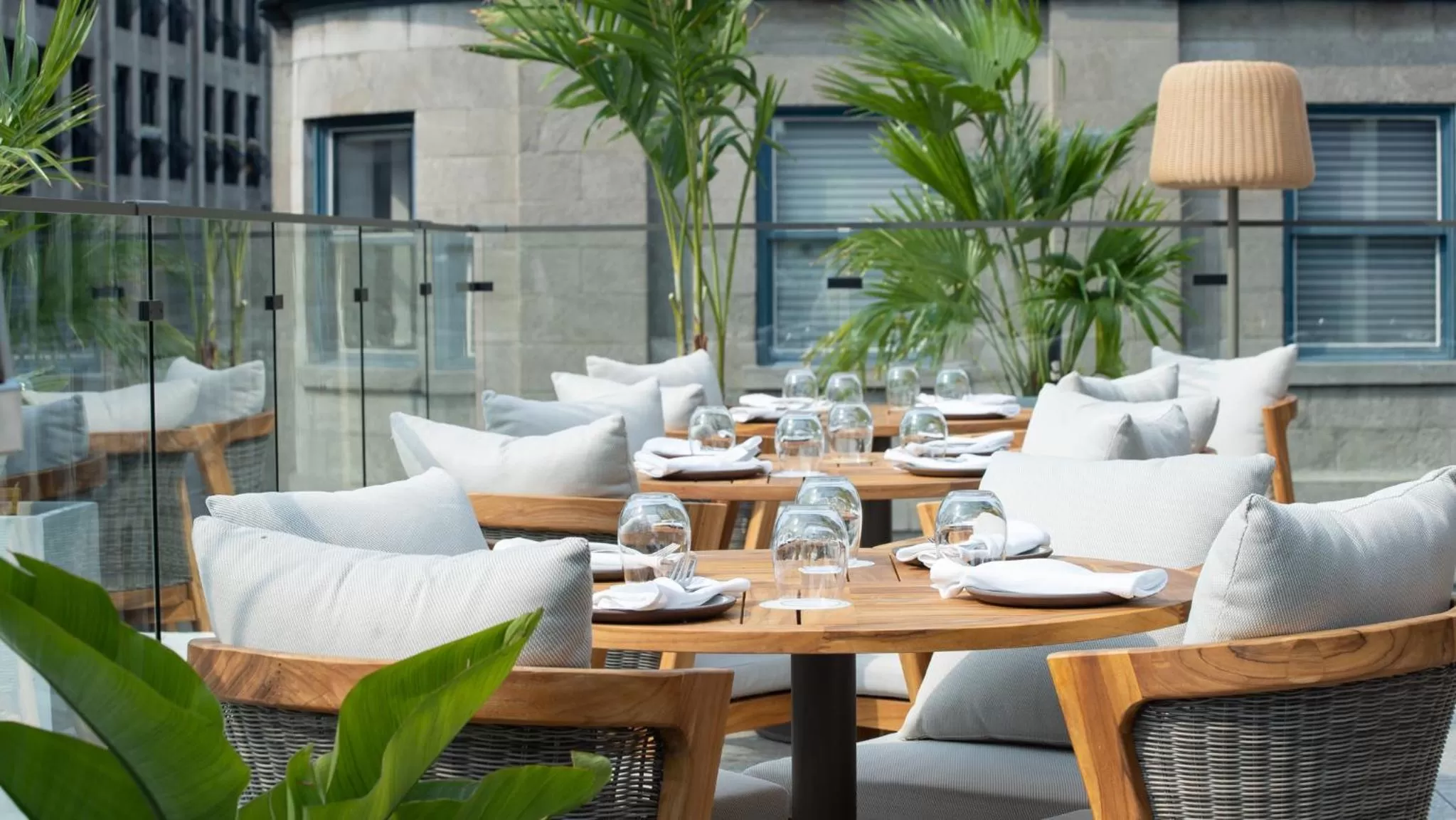 Restaurant/places to eat in Hotel Nelligan