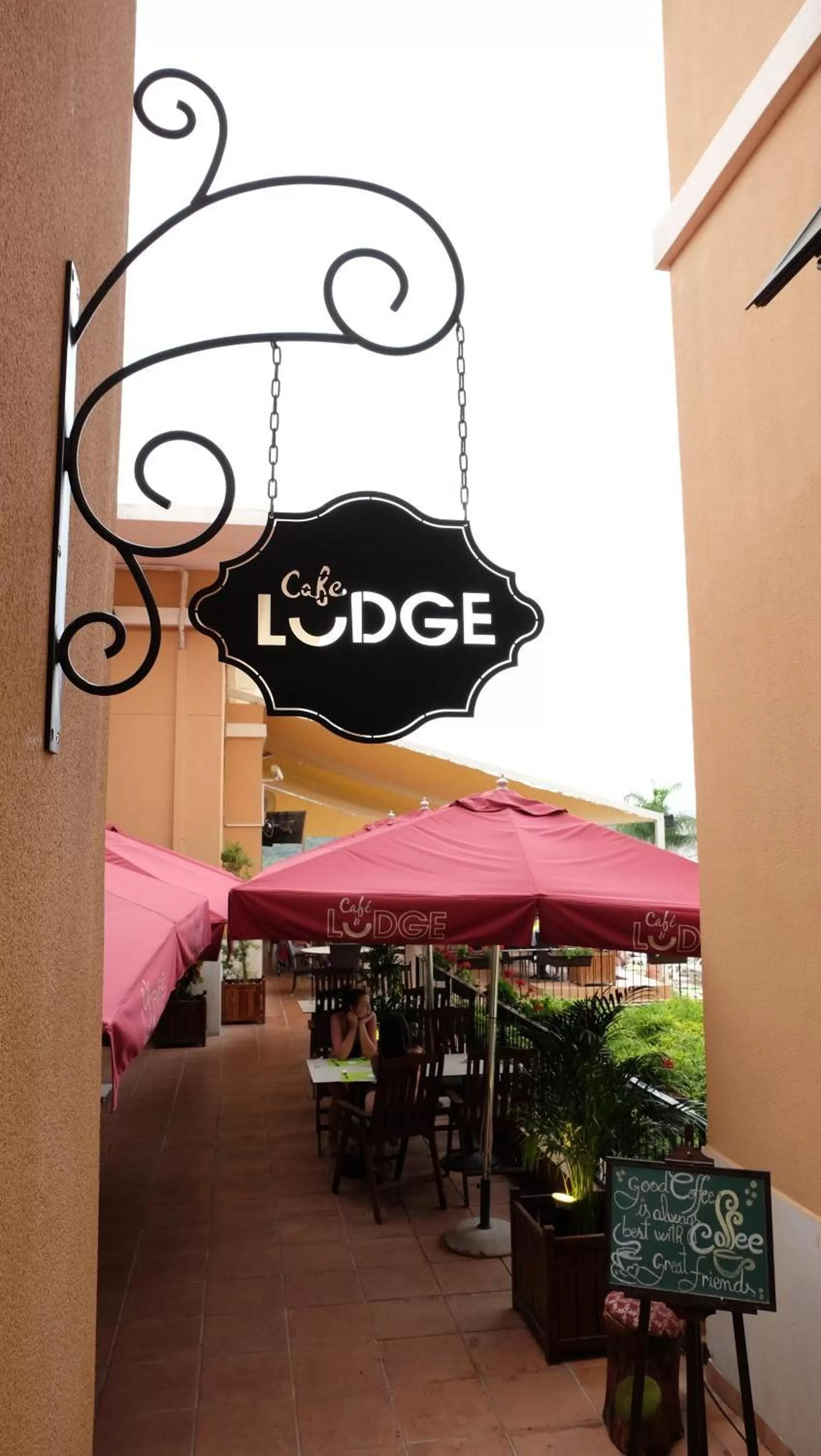 Restaurant/Places to Eat in Country Lodge Hotel & Resort Beirut