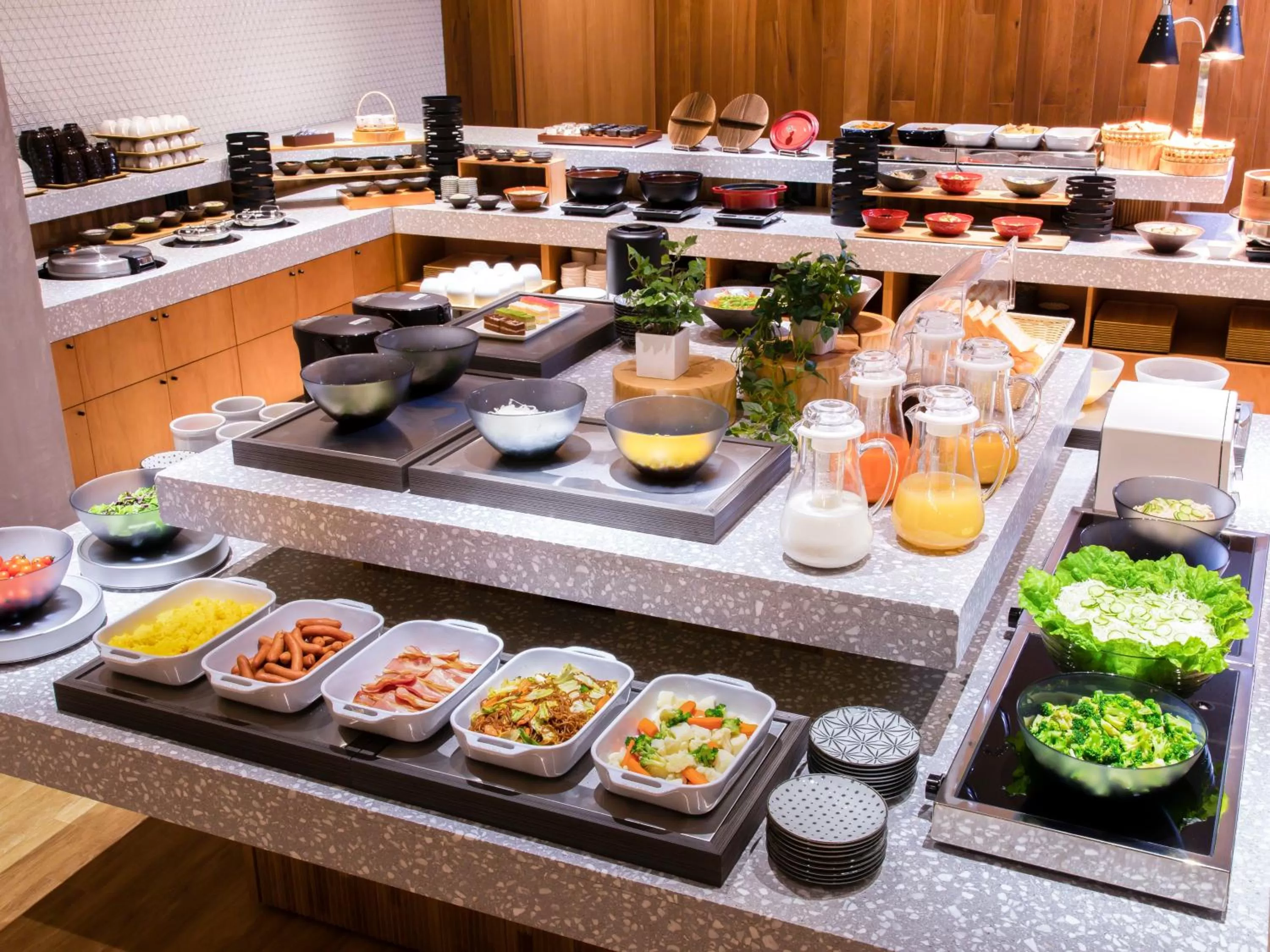 Food and drinks in HOTEL MYSTAYS Aomori Station