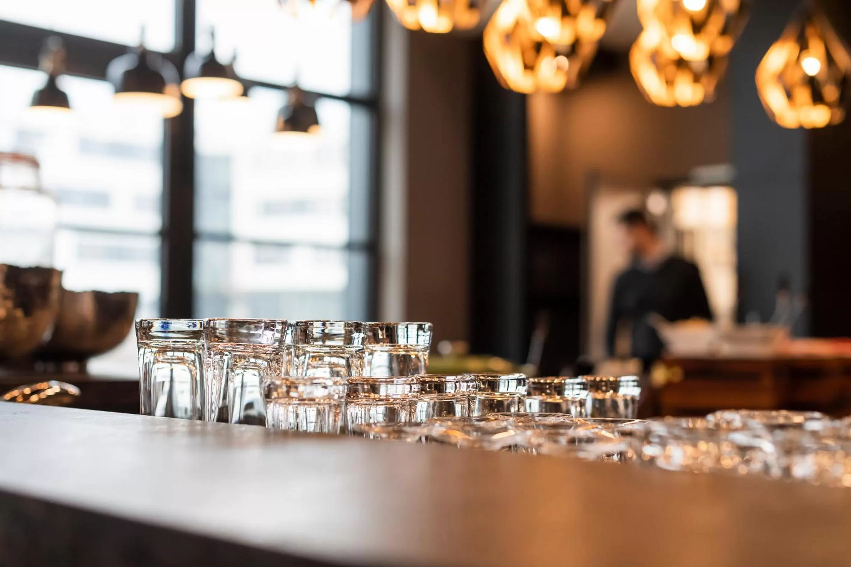 Lounge or bar in HARBR Hotel Heilbronn, a member of Radisson Individuals