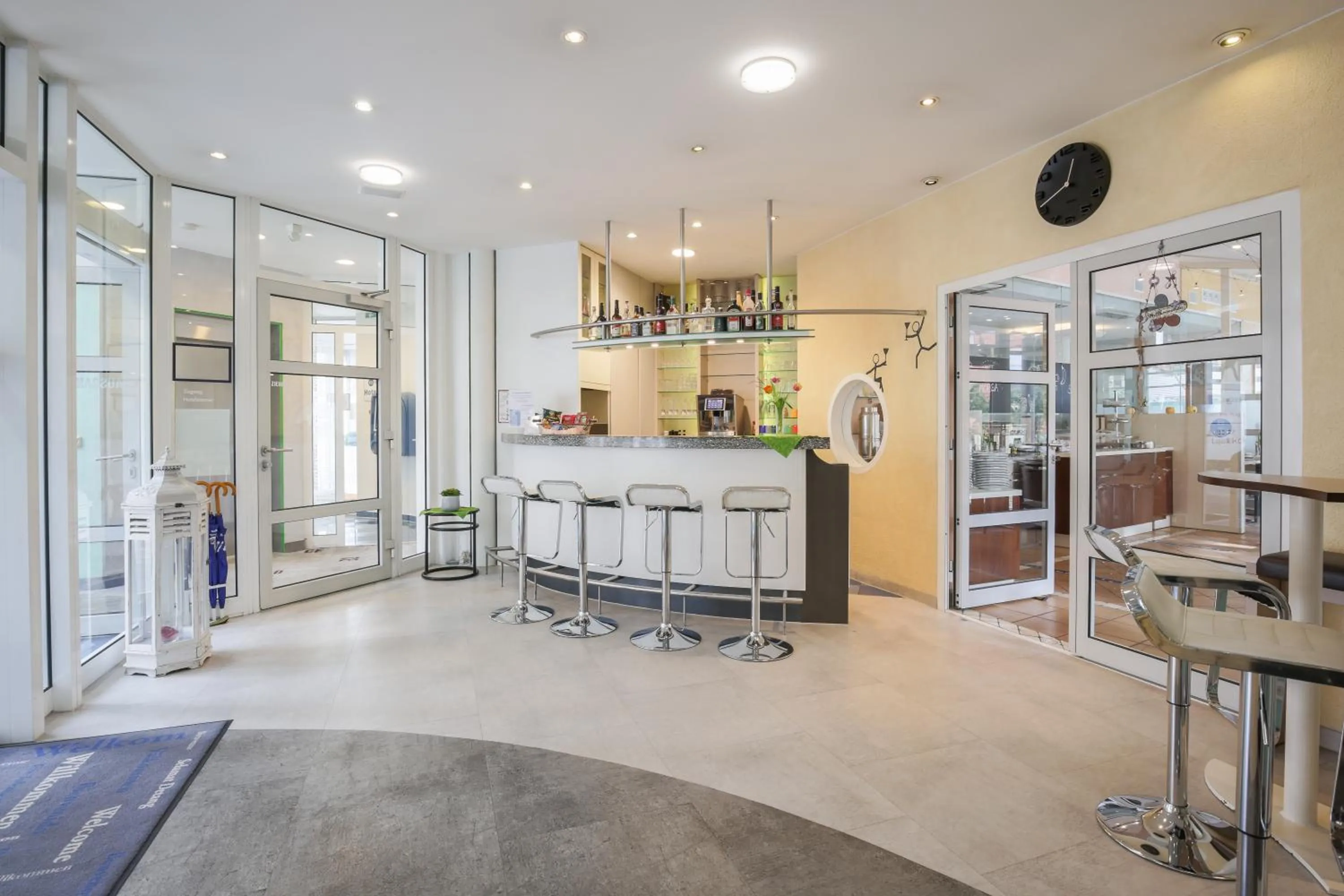 Lounge or bar in Hotel am Schillerpark