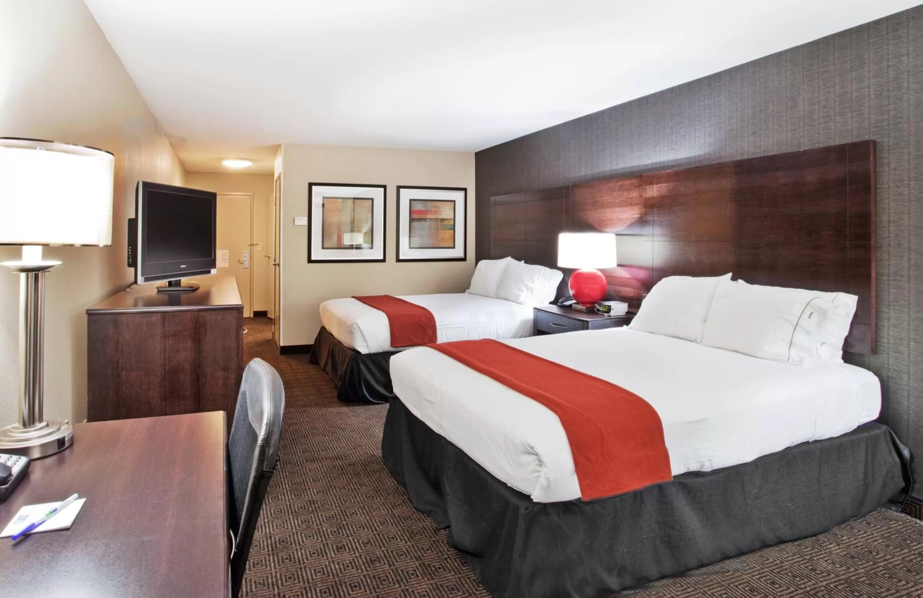 Photo of the whole room, Bed in Holiday Inn Express Hotel & Suites Atlanta-Cumming by IHG