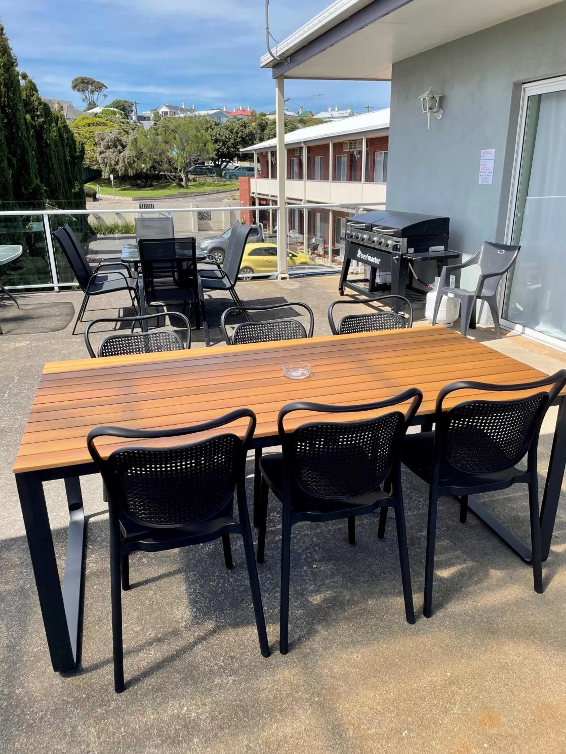 BBQ facilities in City Heart Motel Warrnambool