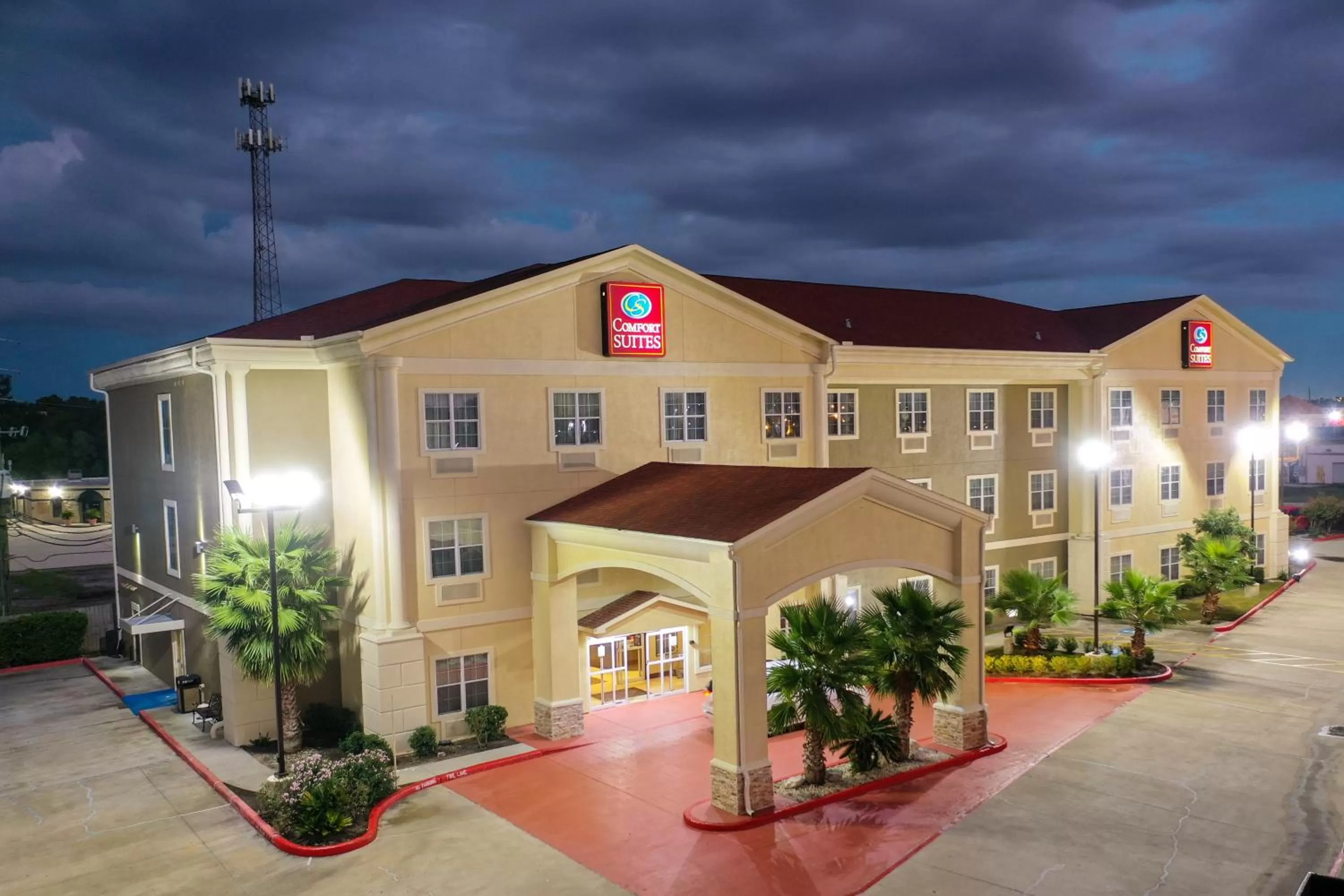 Property building in Comfort Suites Tomball Medical Center