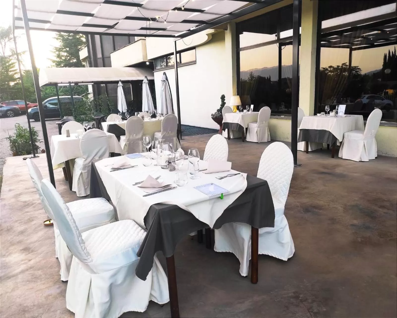 Restaurant/places to eat in Forum Palace Hotel