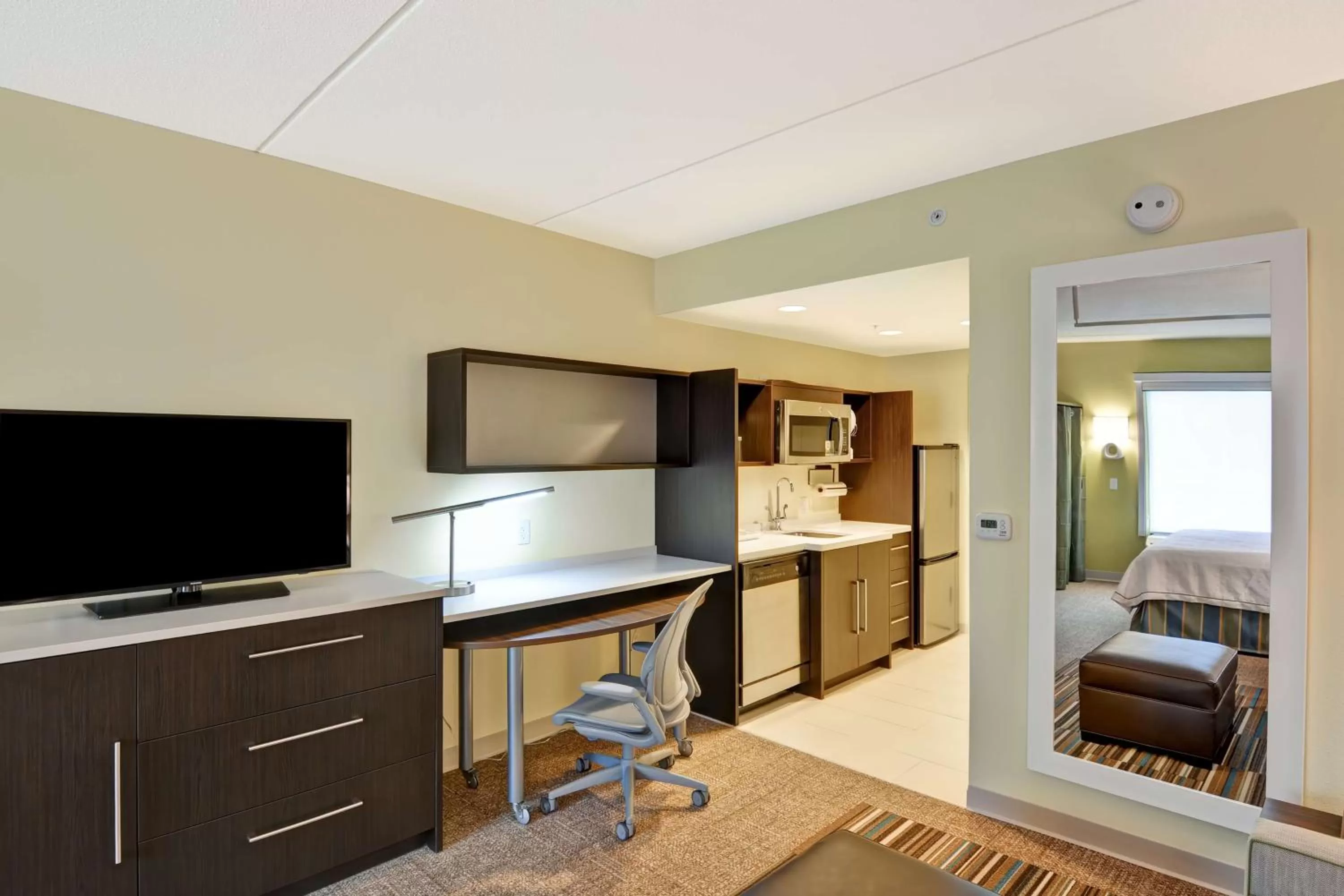 Bedroom, Bed in Home2 Suites By Hilton Dickson City Scranton