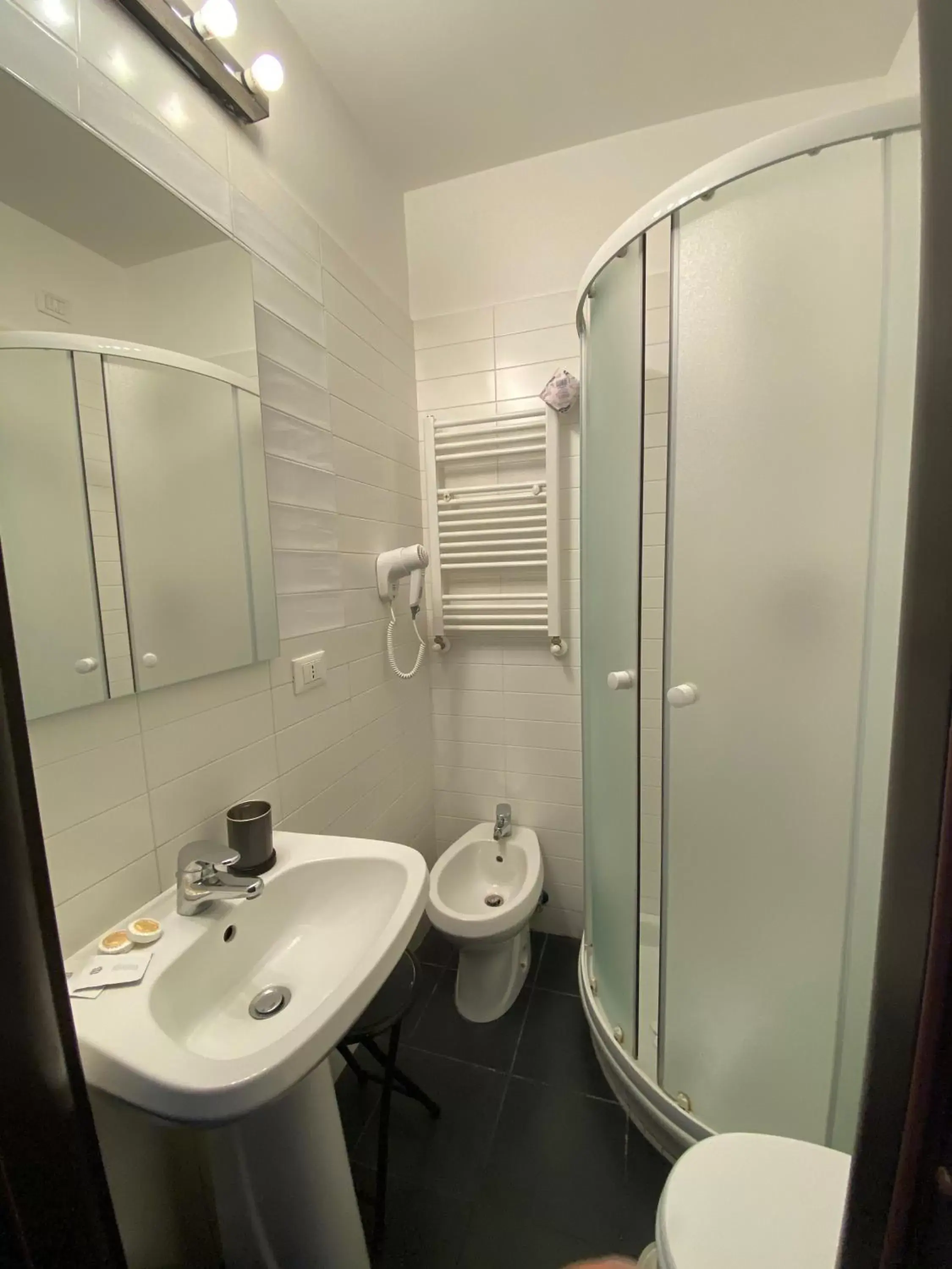 Double or Twin Room with Bathroom in Guest House Rome Double or Twin Room with Bathroom in Guest House Rome