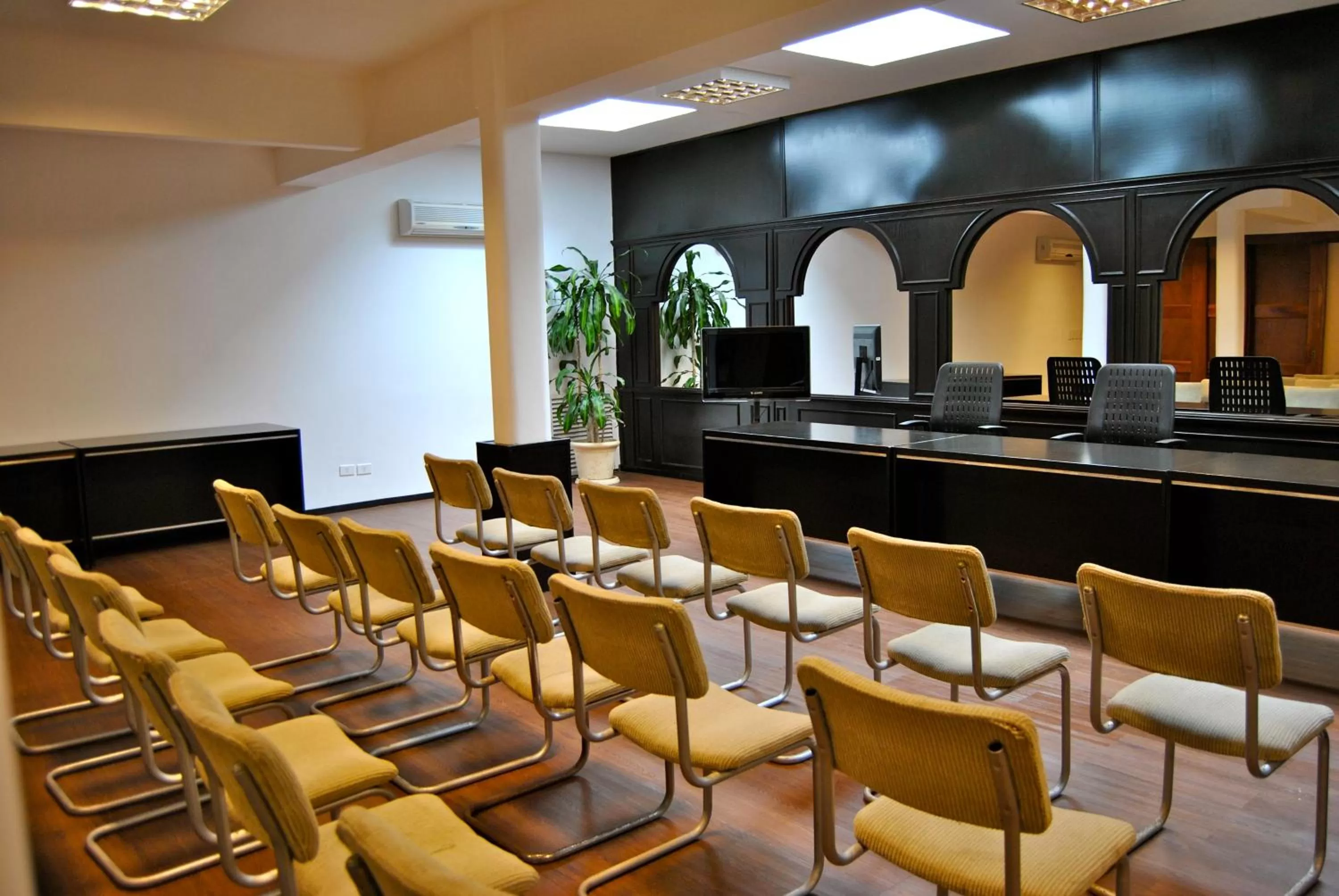 Business facilities in Hotel Iberia