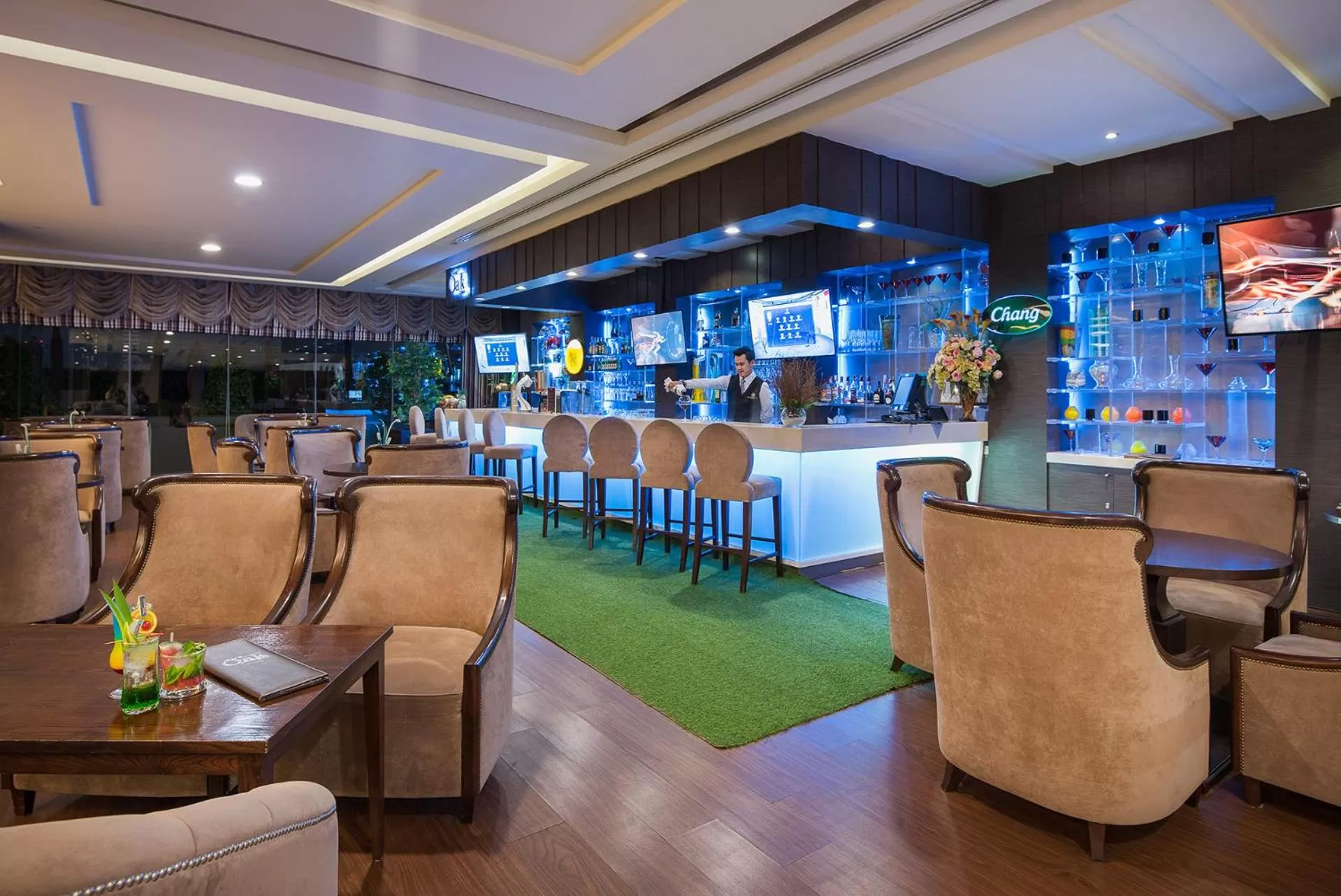 Food and drinks in The Berkeley Hotel Pratunam