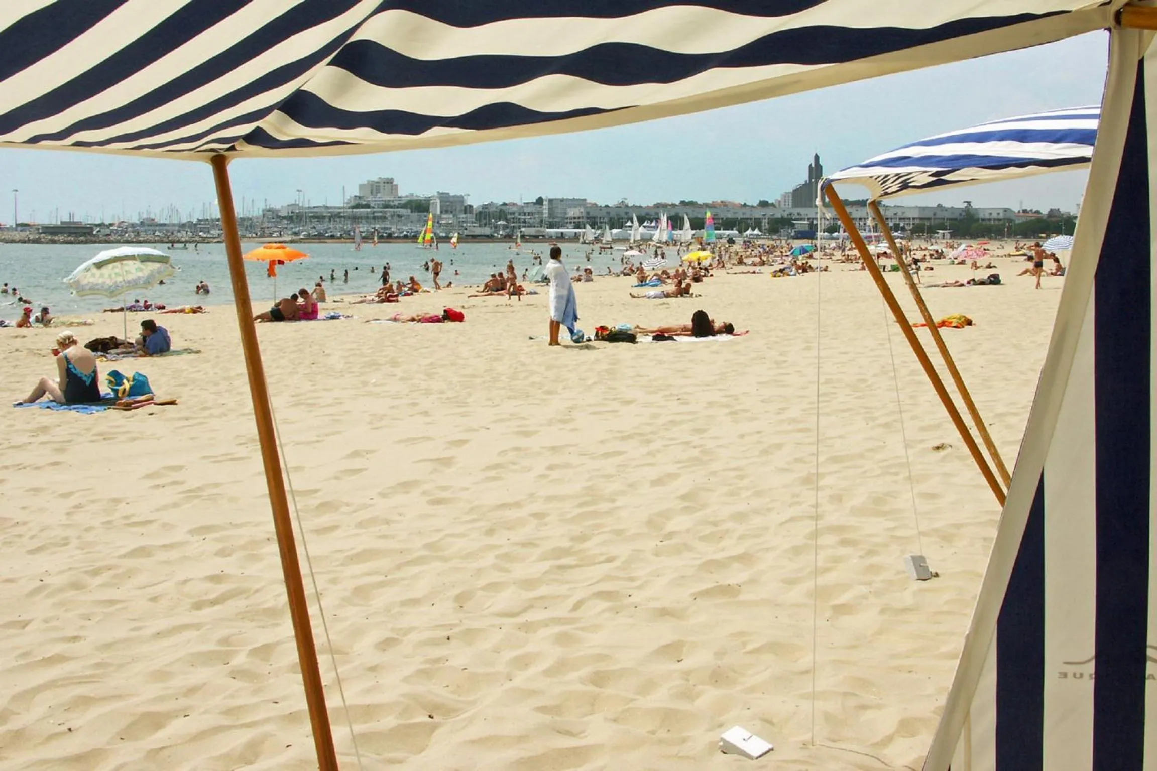 Beach in Logis Hôtel Les Bleuets