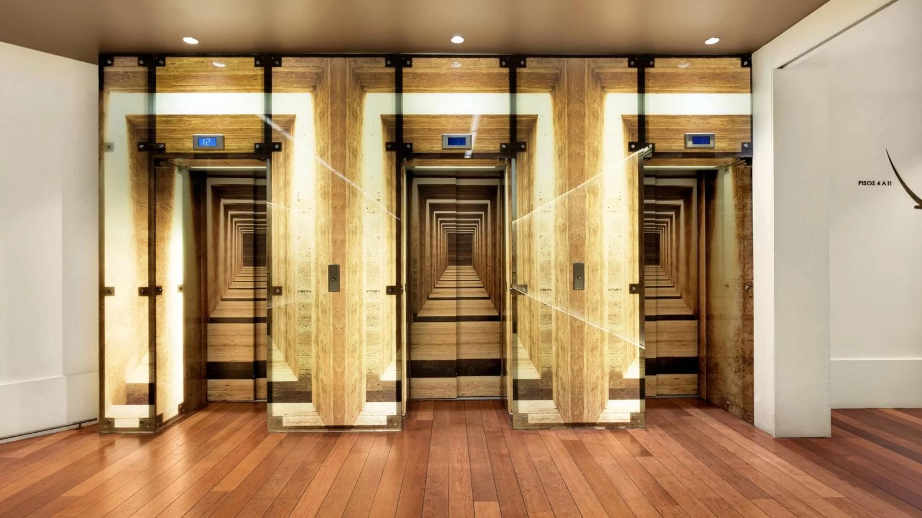 Lobby or reception in Holiday Inn Porto Gaia by IHG