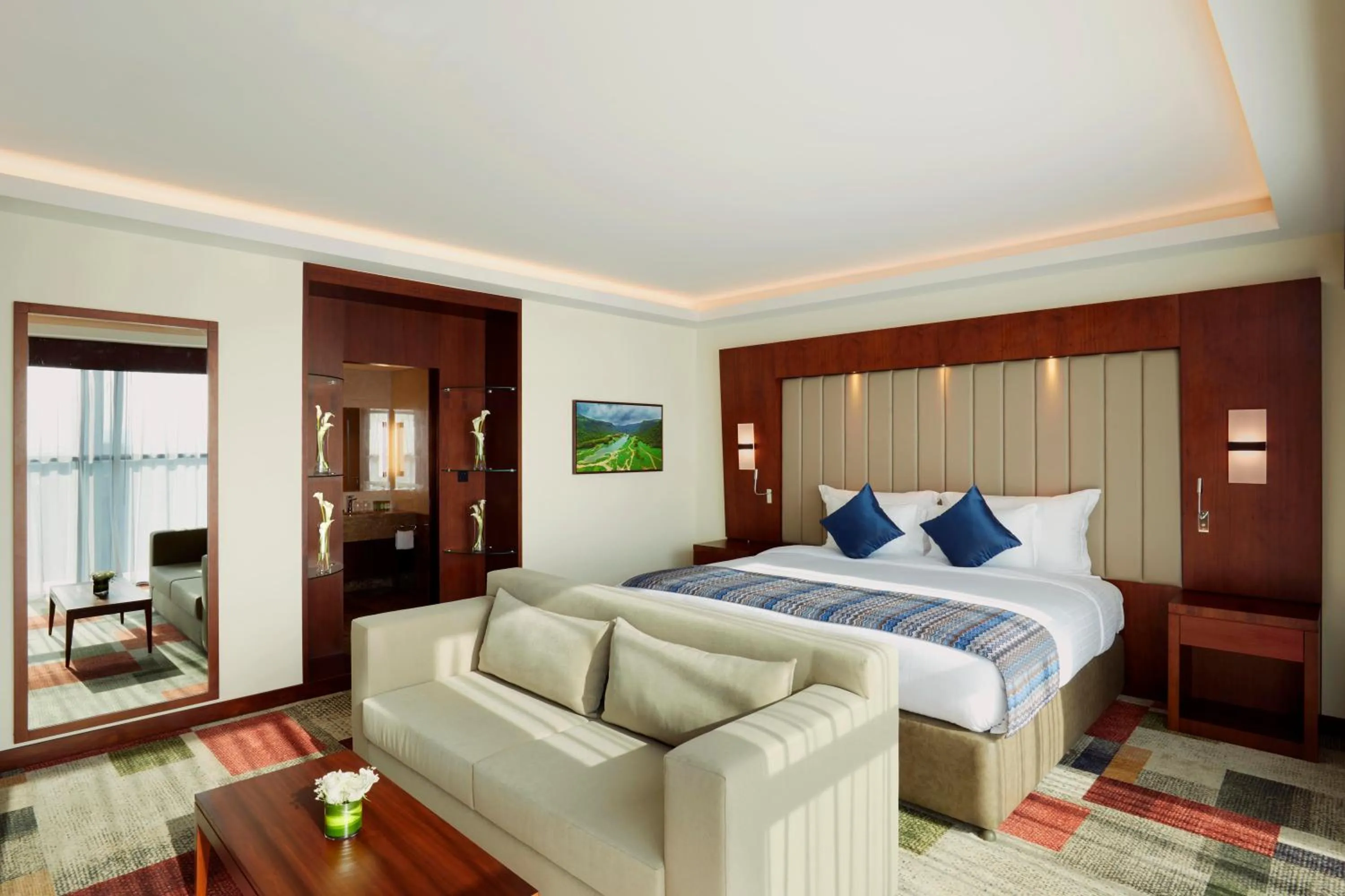 Bedroom, Bed in Royal Tulip Muscat