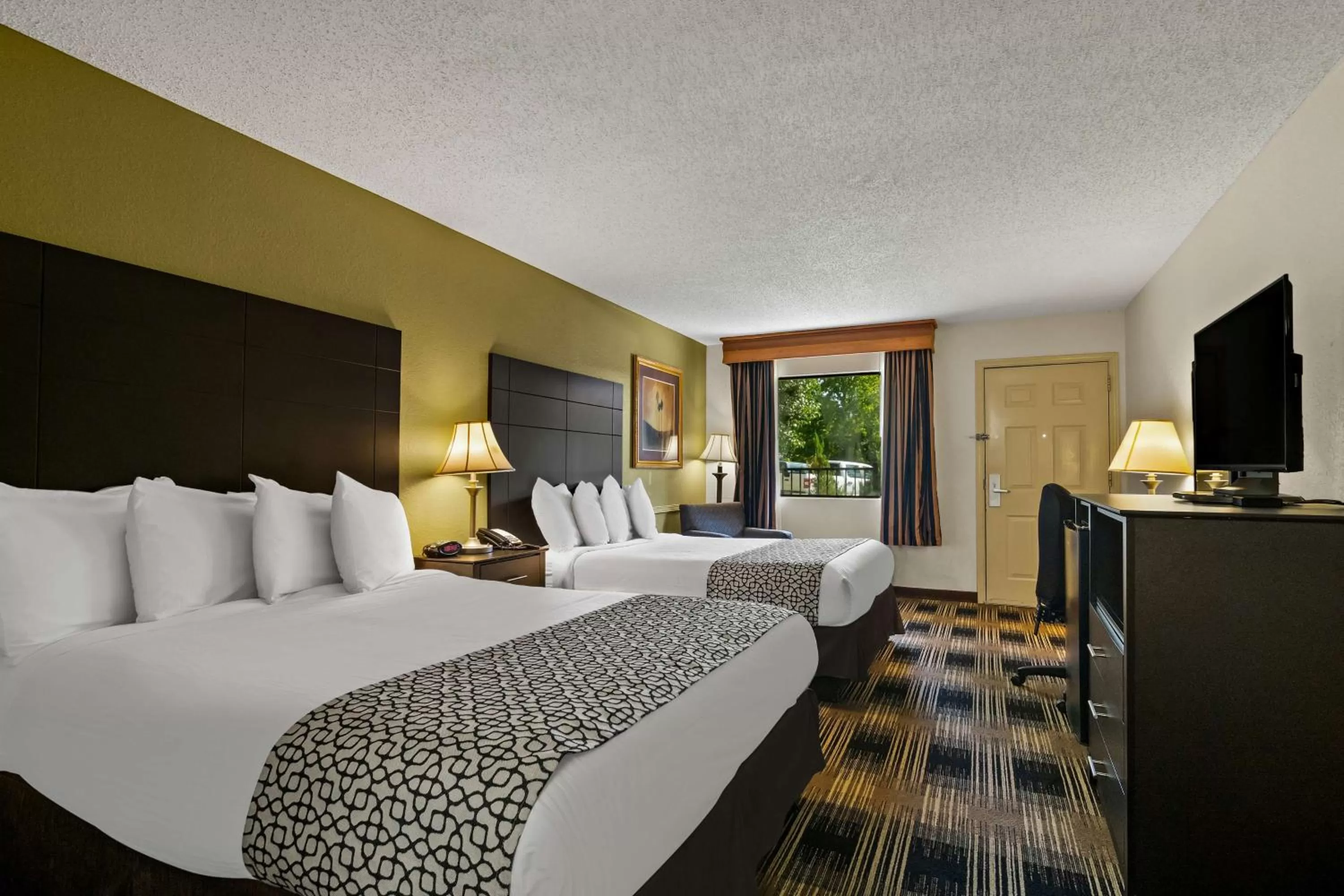 Bedroom, Bed in Best Western Windsor Suites