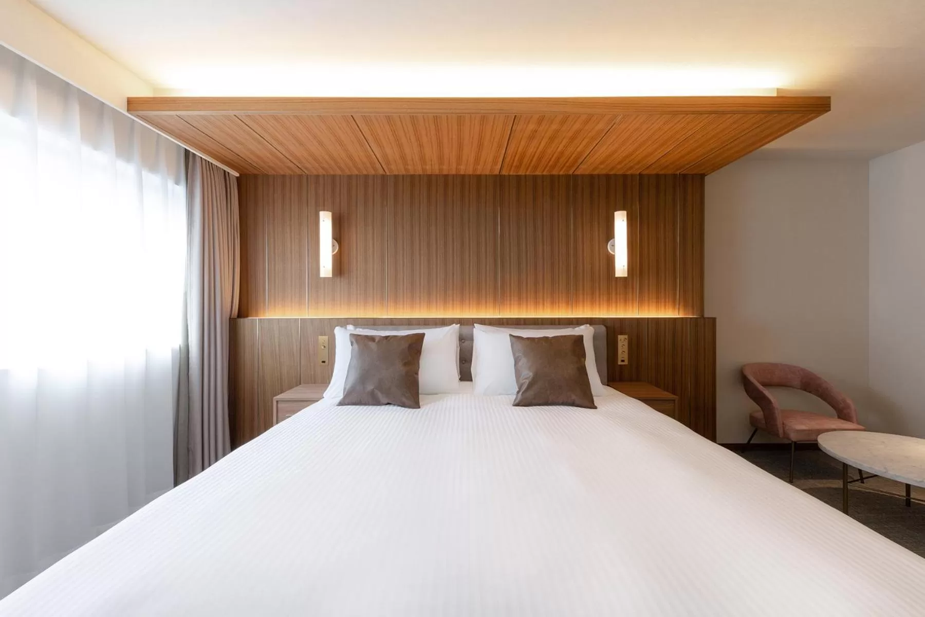 Photo of the whole room, Bed in The OneFive Villa Fukuoka