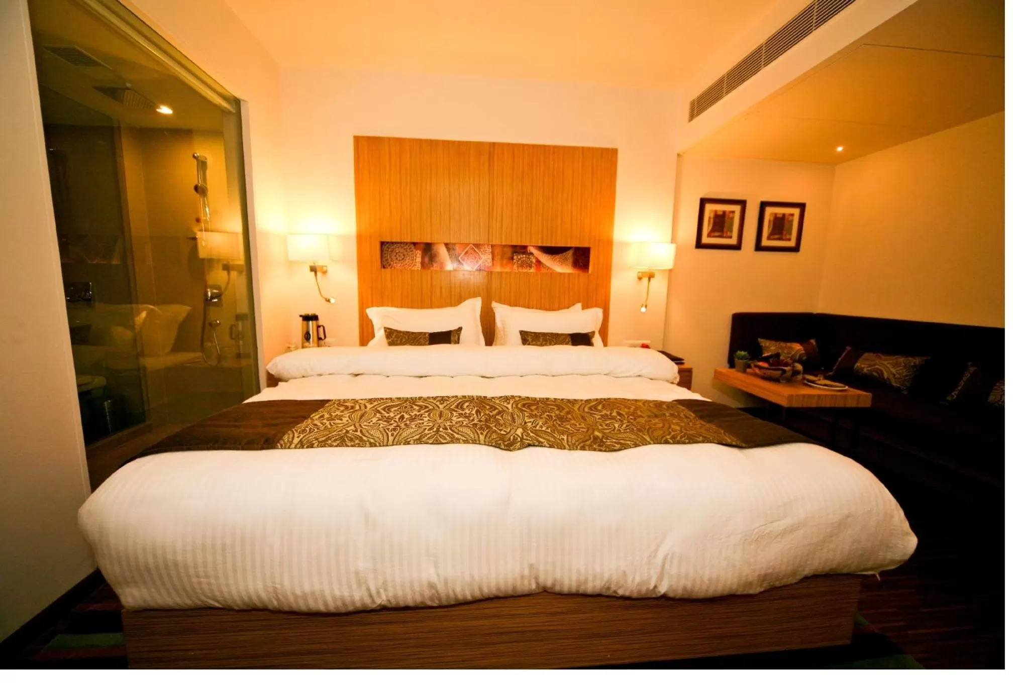 Bed in Comfort Inn Legacy