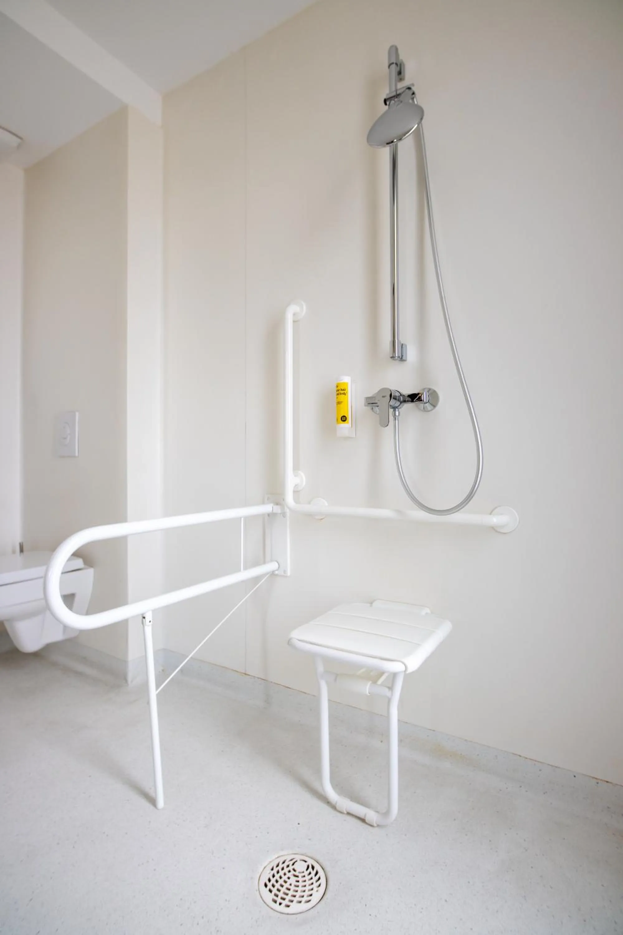 Bathroom in JO&JOE Paris Gentilly - Auberge de Jeunesse