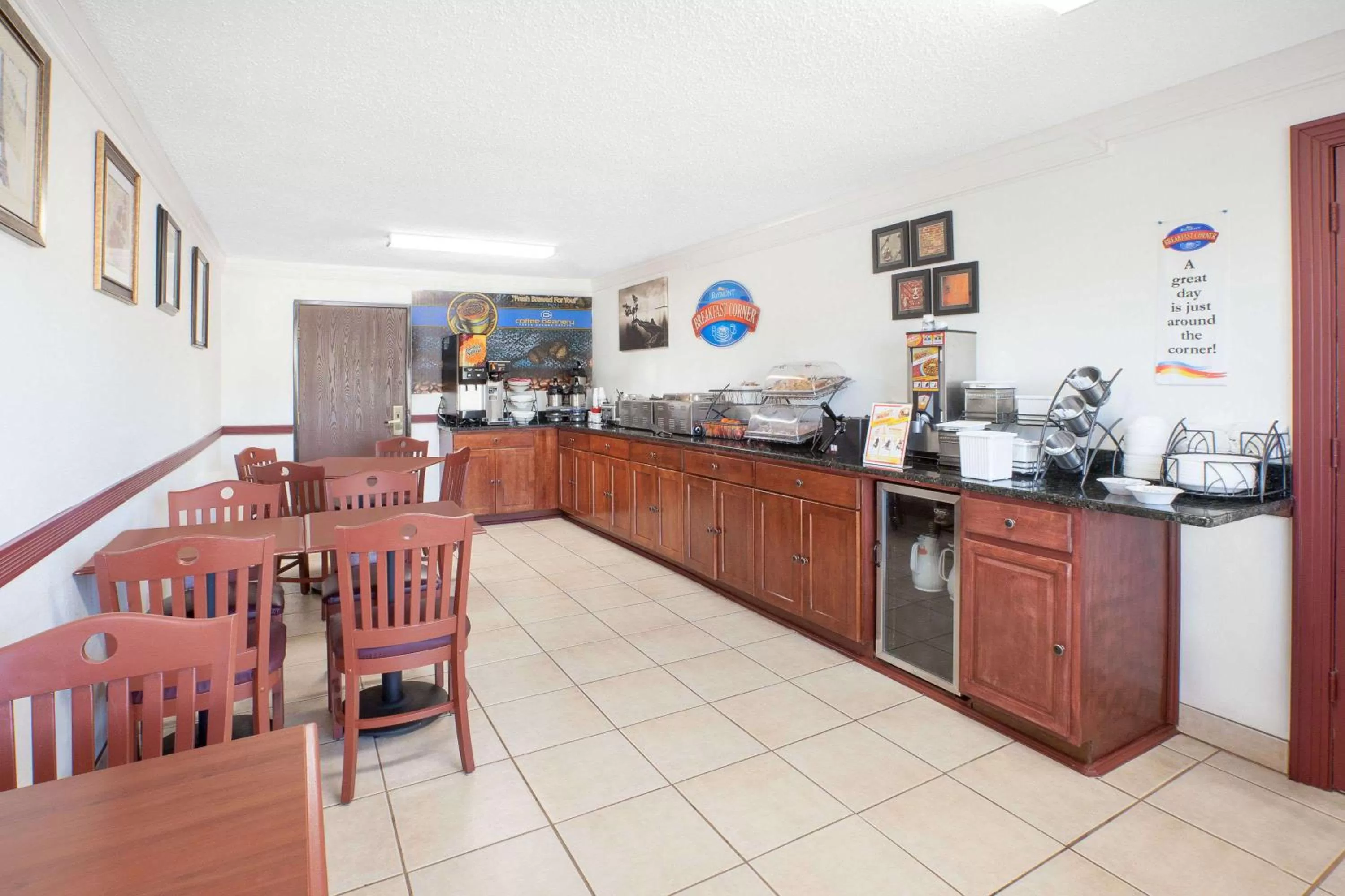 Restaurant/places to eat in Baymont by Wyndham Port Huron