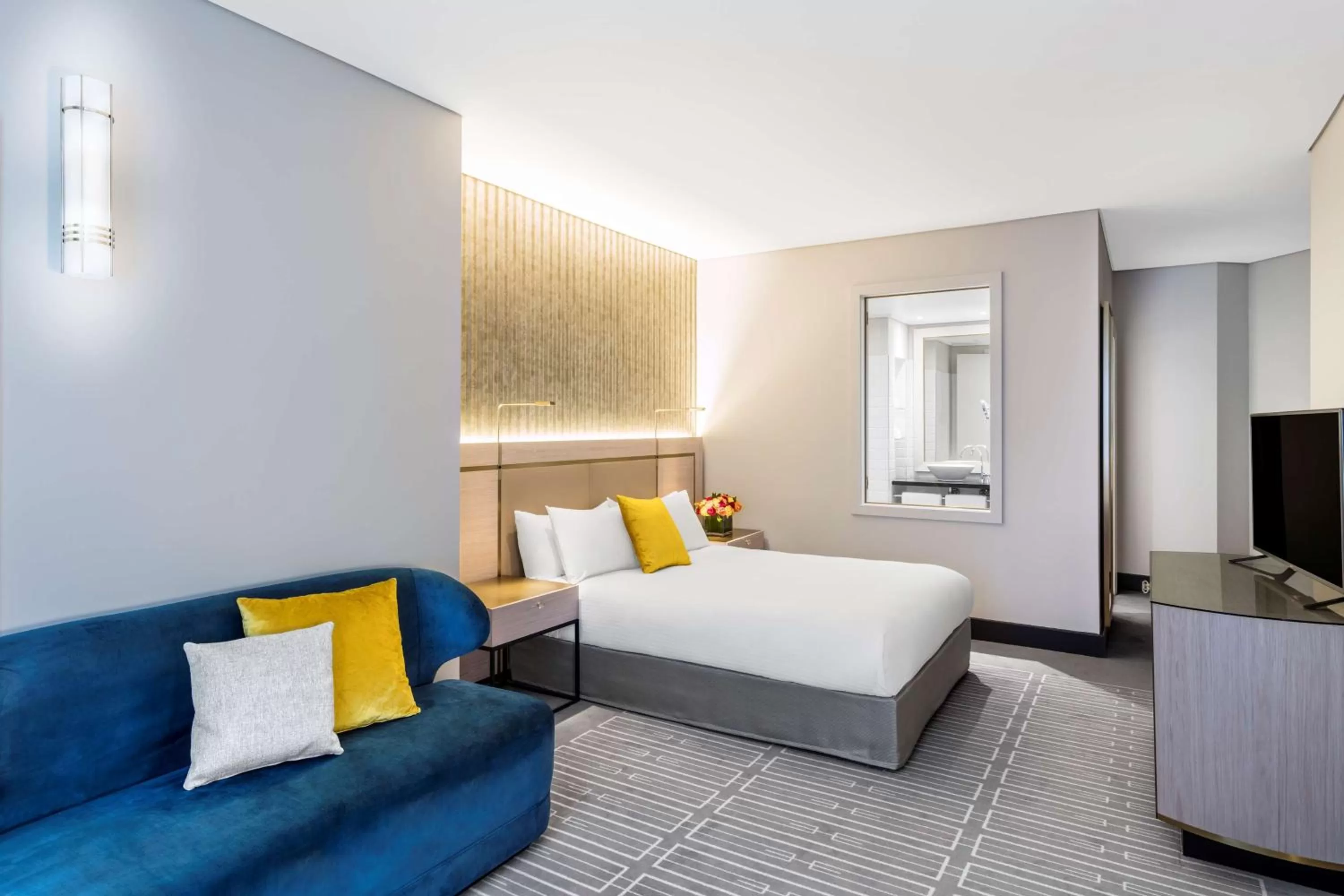 Photo of the whole room, Bed in Paradox Sydney